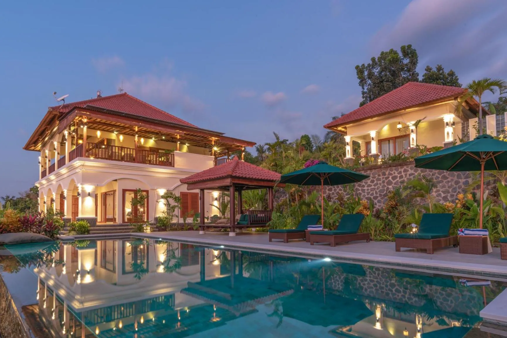 Swimming pool in Villa Mata Hari