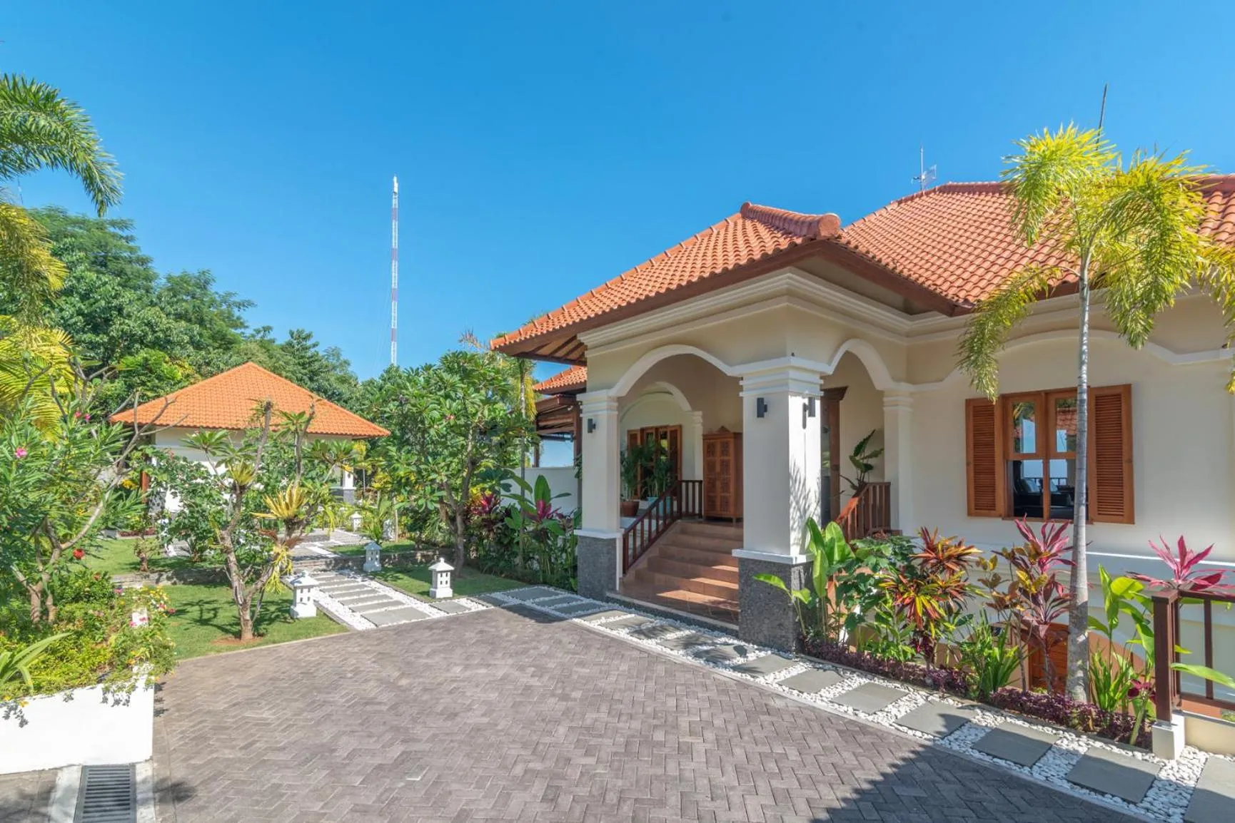 Facade/entrance in Villa Mata Hari