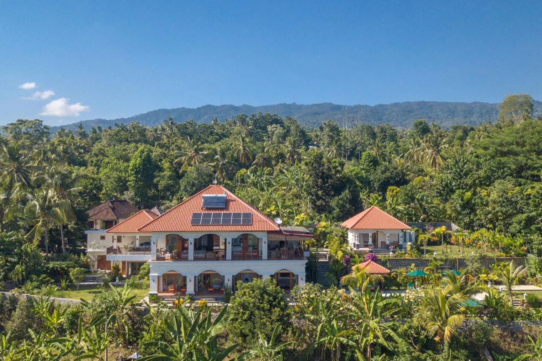 Property building in Villa Mata Hari