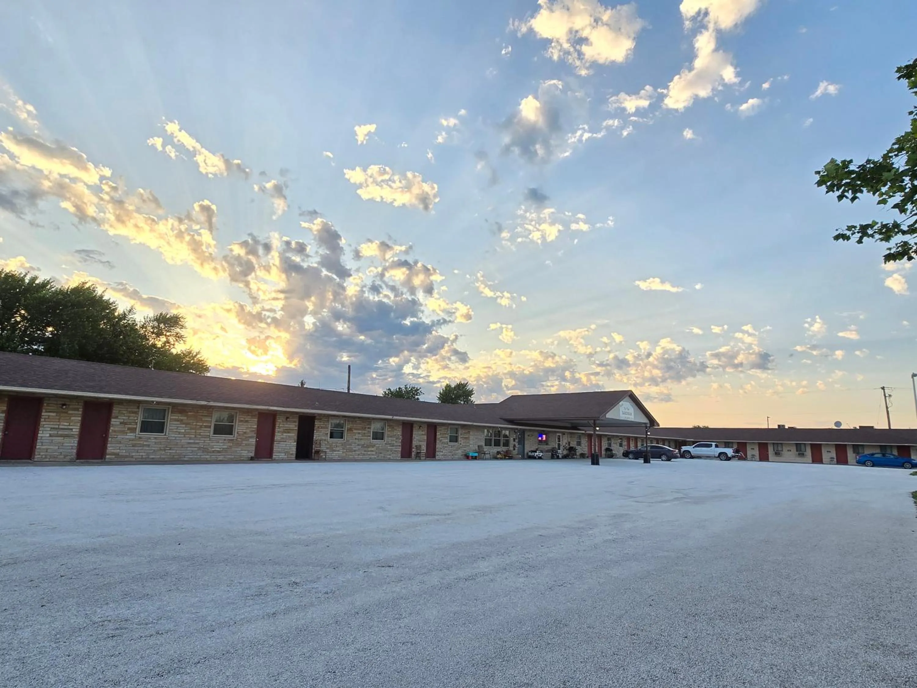 Property building in OYO Sandman Inn