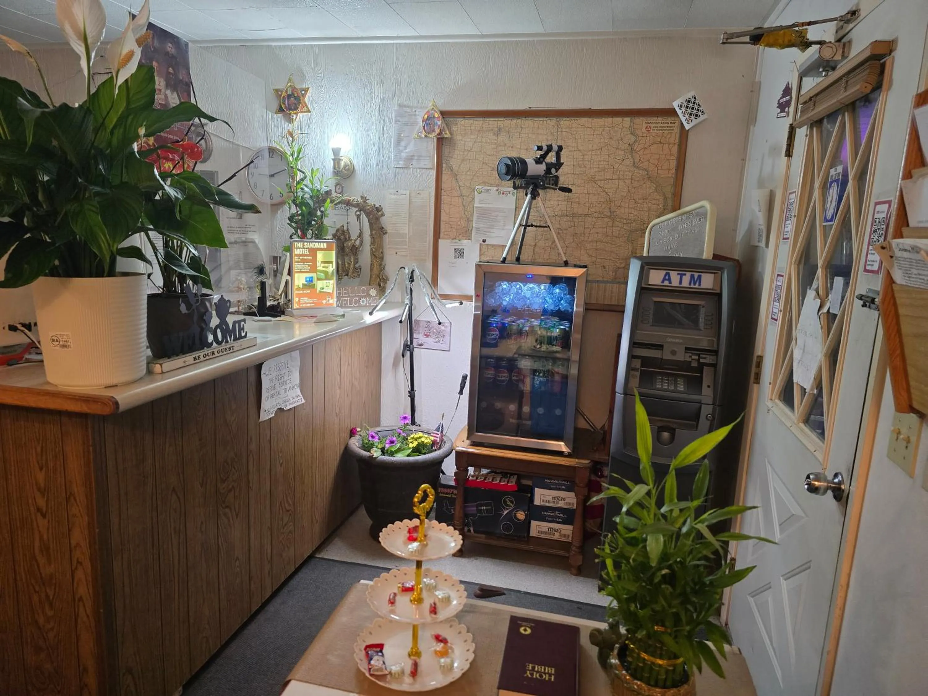 Lobby or reception in OYO Sandman Inn