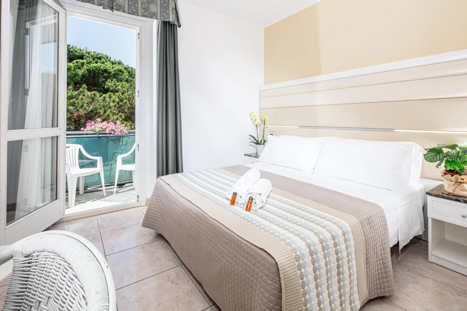 Photo of the whole room, Bed in Hotel Mediterraneo