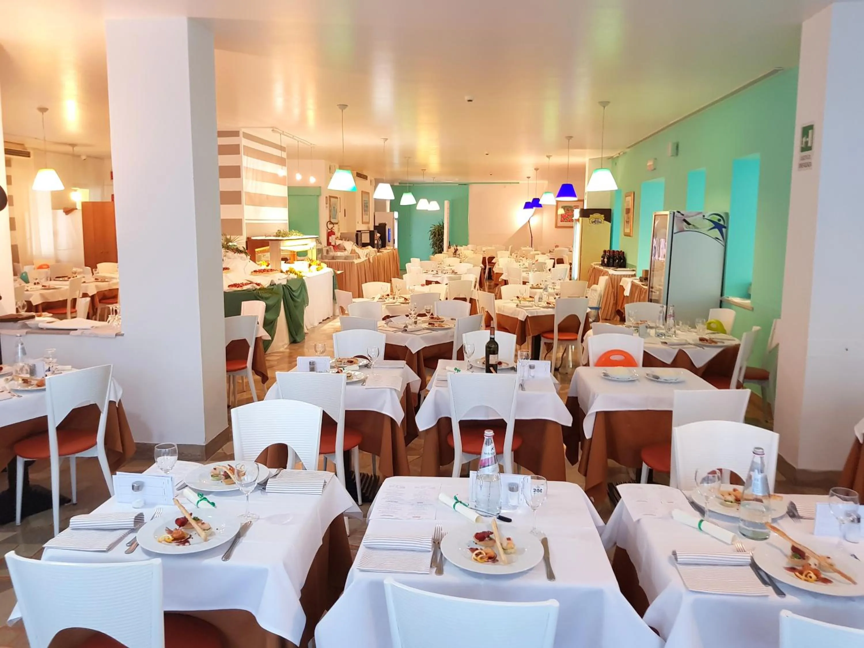 Restaurant/places to eat in Hotel Mediterraneo