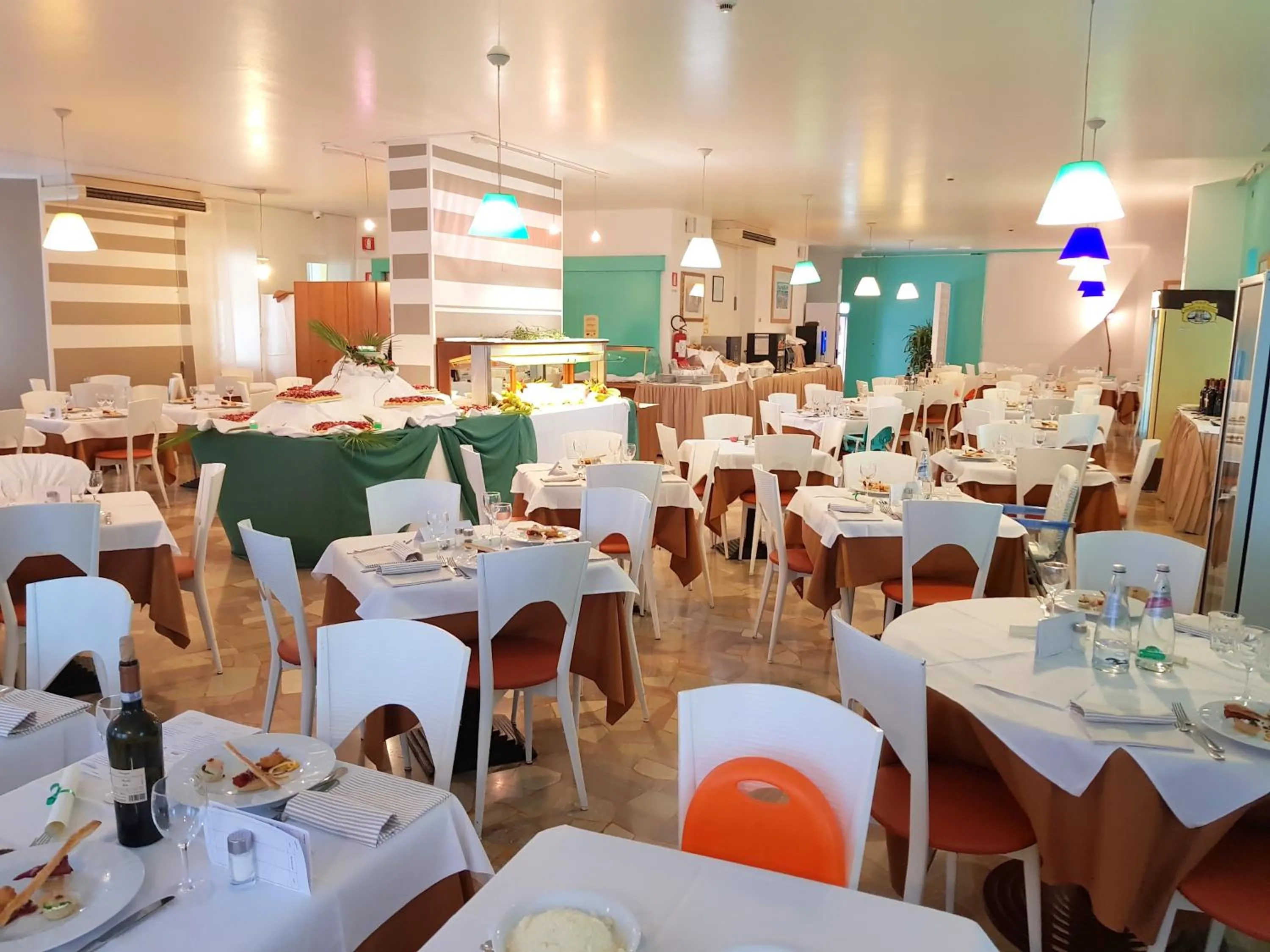 Restaurant/places to eat in Hotel Mediterraneo