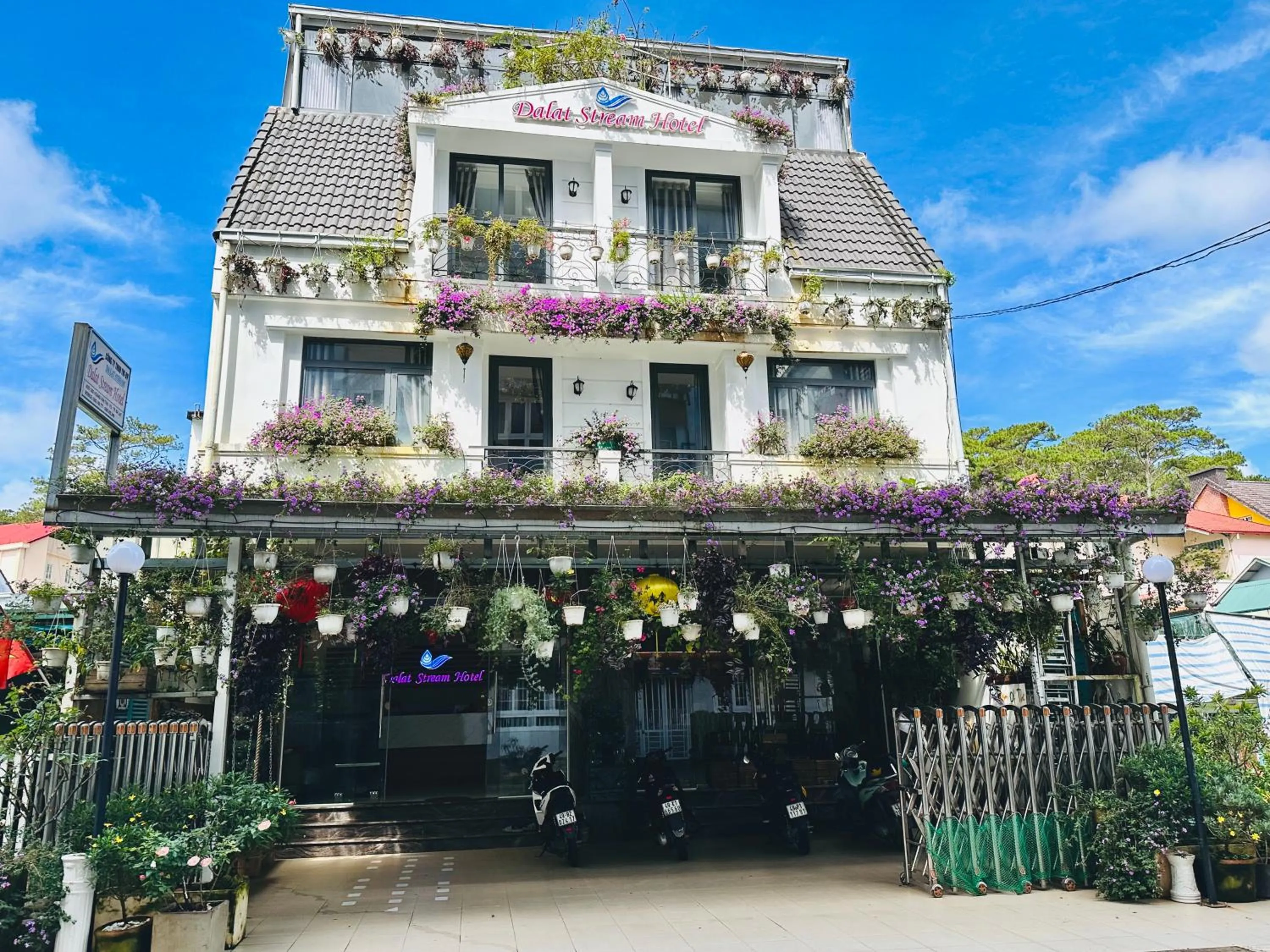 Property building in DALAT STREAM HOTEL-Khách sạn đẹp Đà Lạt