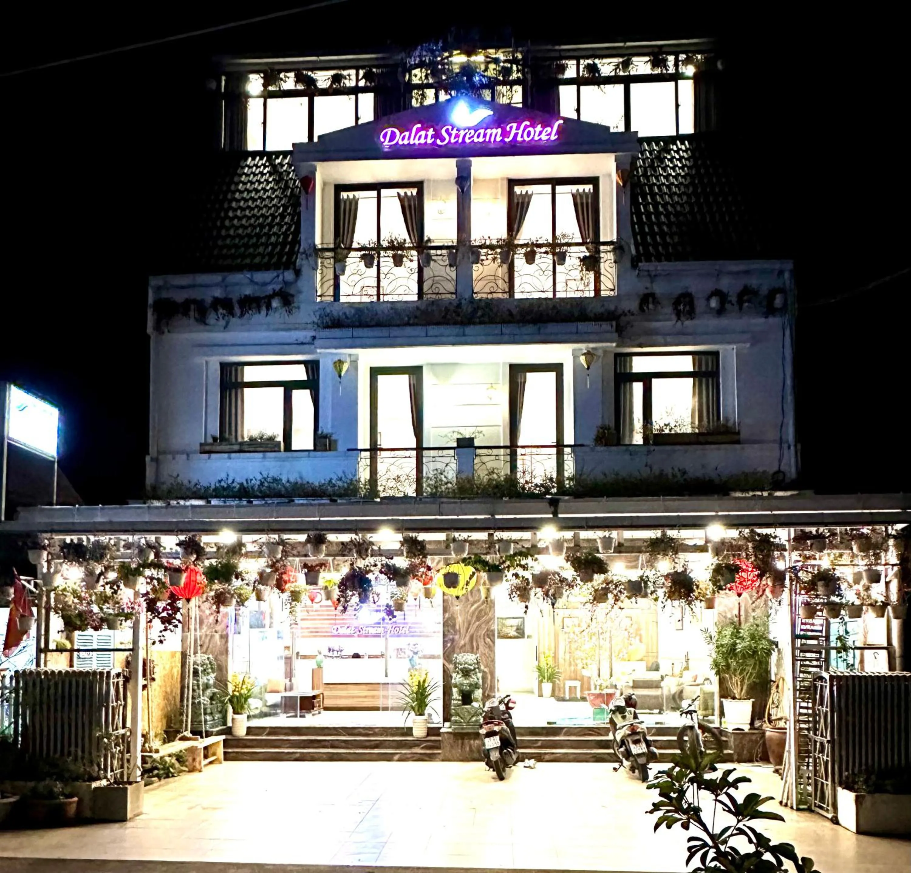 Property building in DALAT STREAM HOTEL-Khách sạn đẹp Đà Lạt