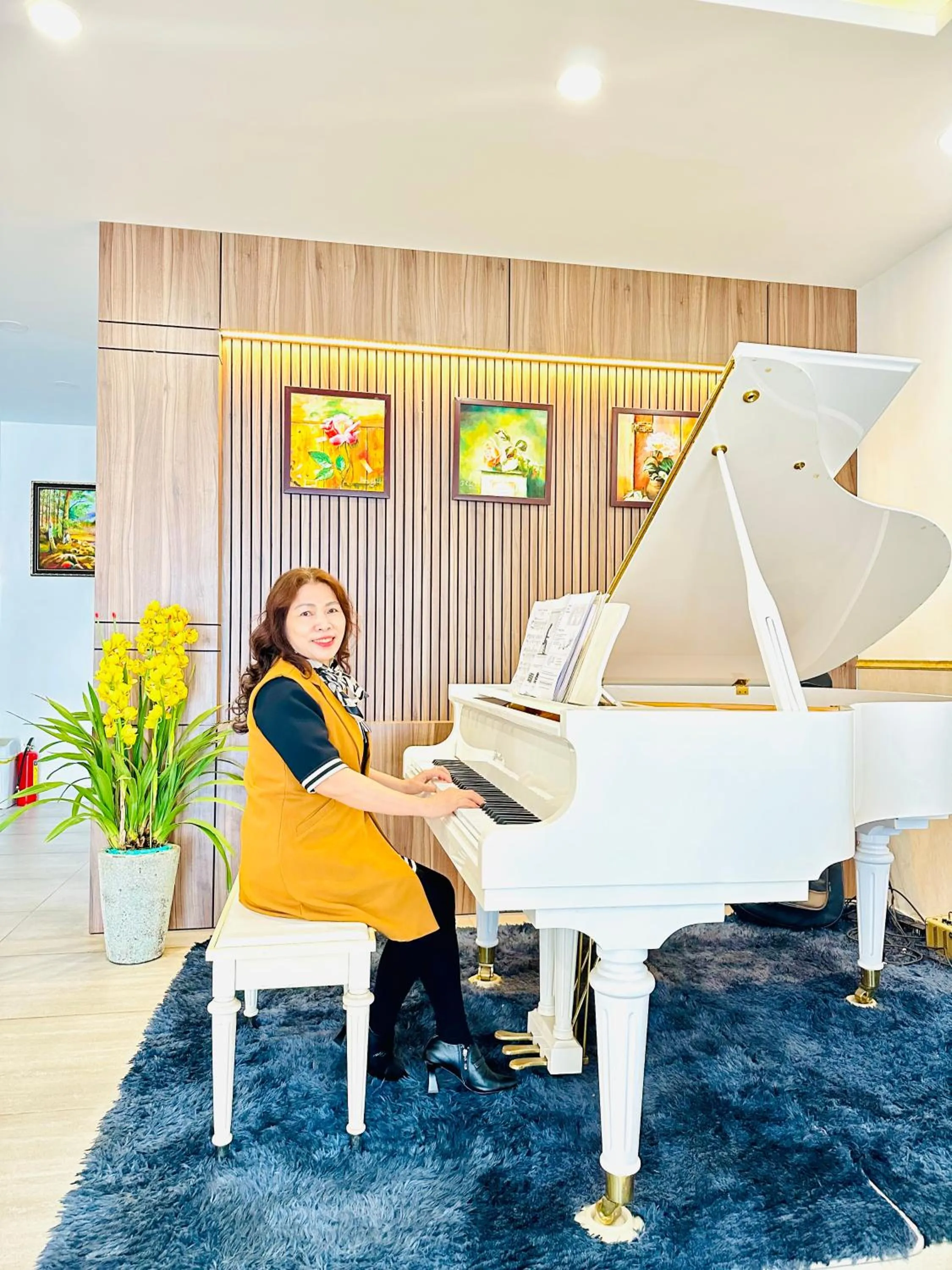 People in DALAT STREAM HOTEL-Khách sạn đẹp Đà Lạt