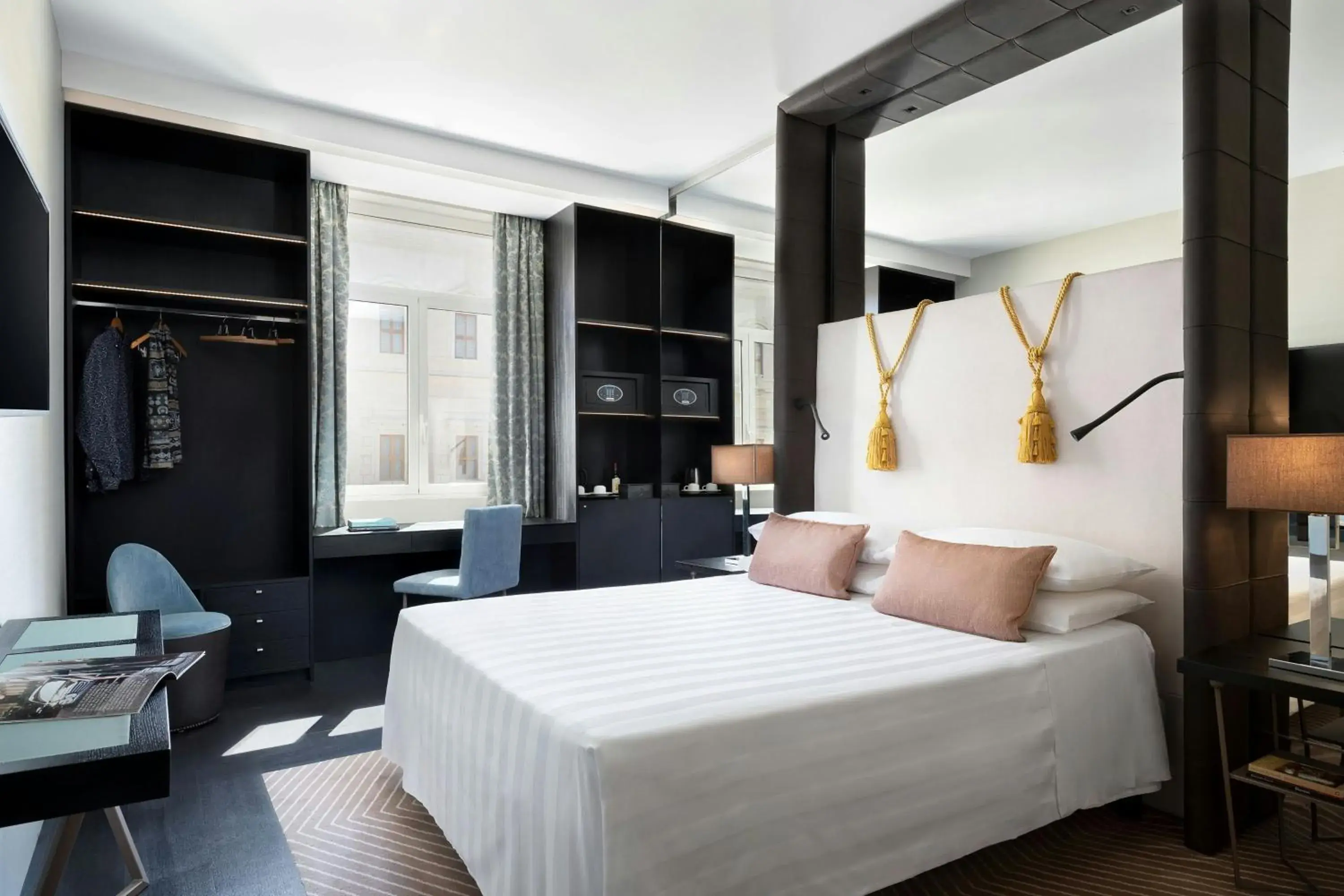 Superior King Room with Urban View in Sina Bernini Bristol, Autograph Collection Superior King Room with Urban View in Sina Bernini Bristol, Autograph Collection