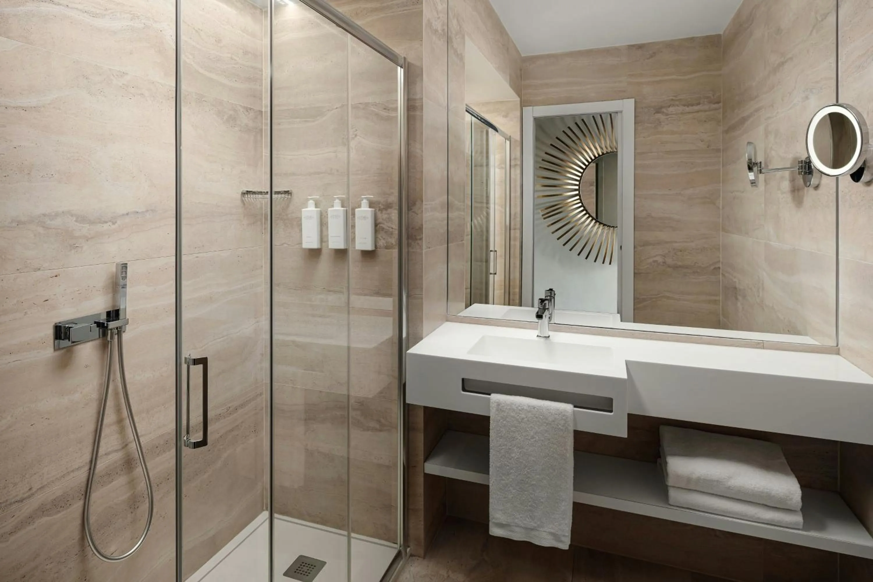 Bathroom in Sina Bernini Bristol, Autograph Collection