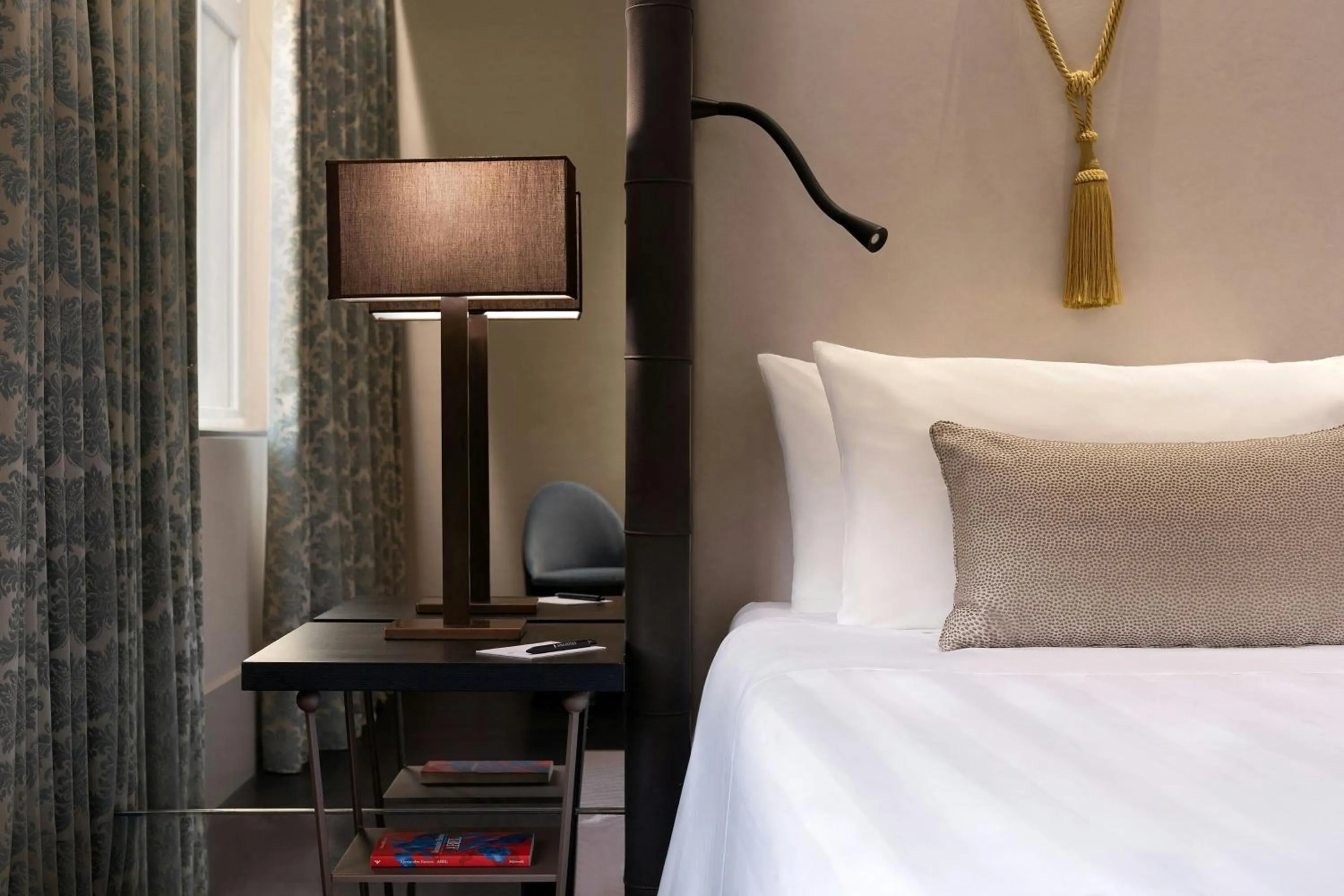 Photo of the whole room, Bed in Sina Bernini Bristol, Autograph Collection