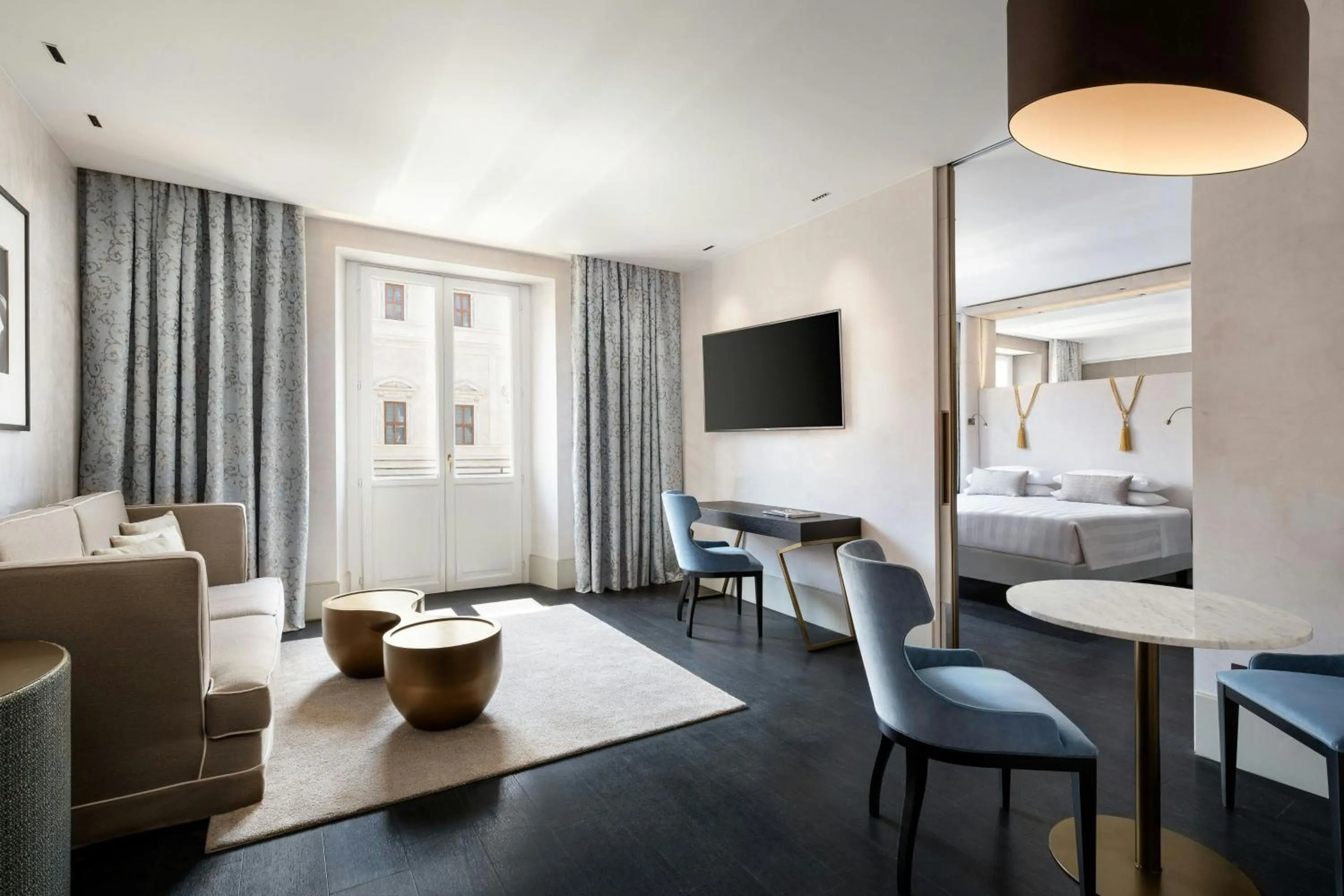 Photo of the whole room, Bed in Sina Bernini Bristol, Autograph Collection