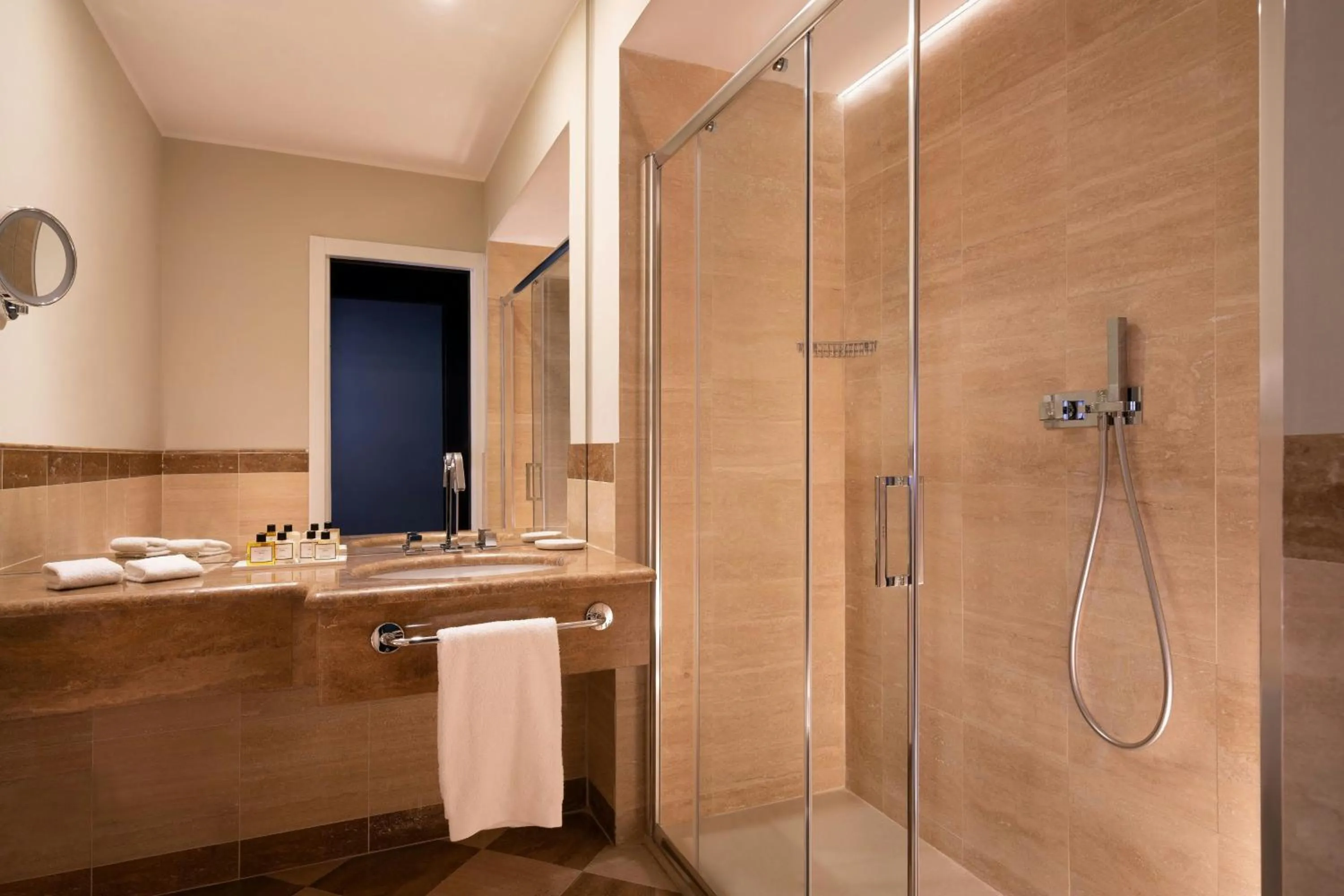 Bathroom in Sina Bernini Bristol, Autograph Collection