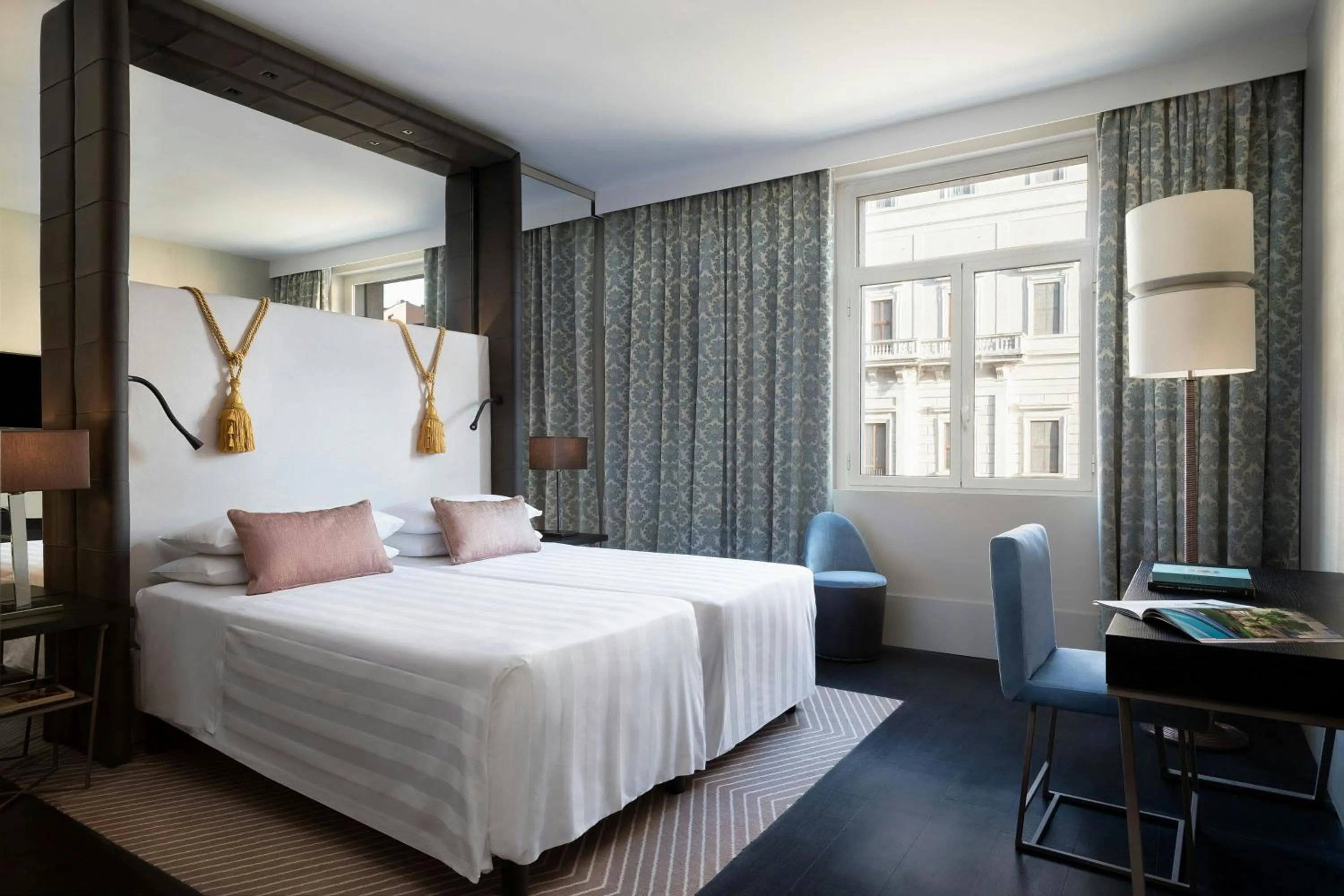 Photo of the whole room, Bed in Sina Bernini Bristol, Autograph Collection