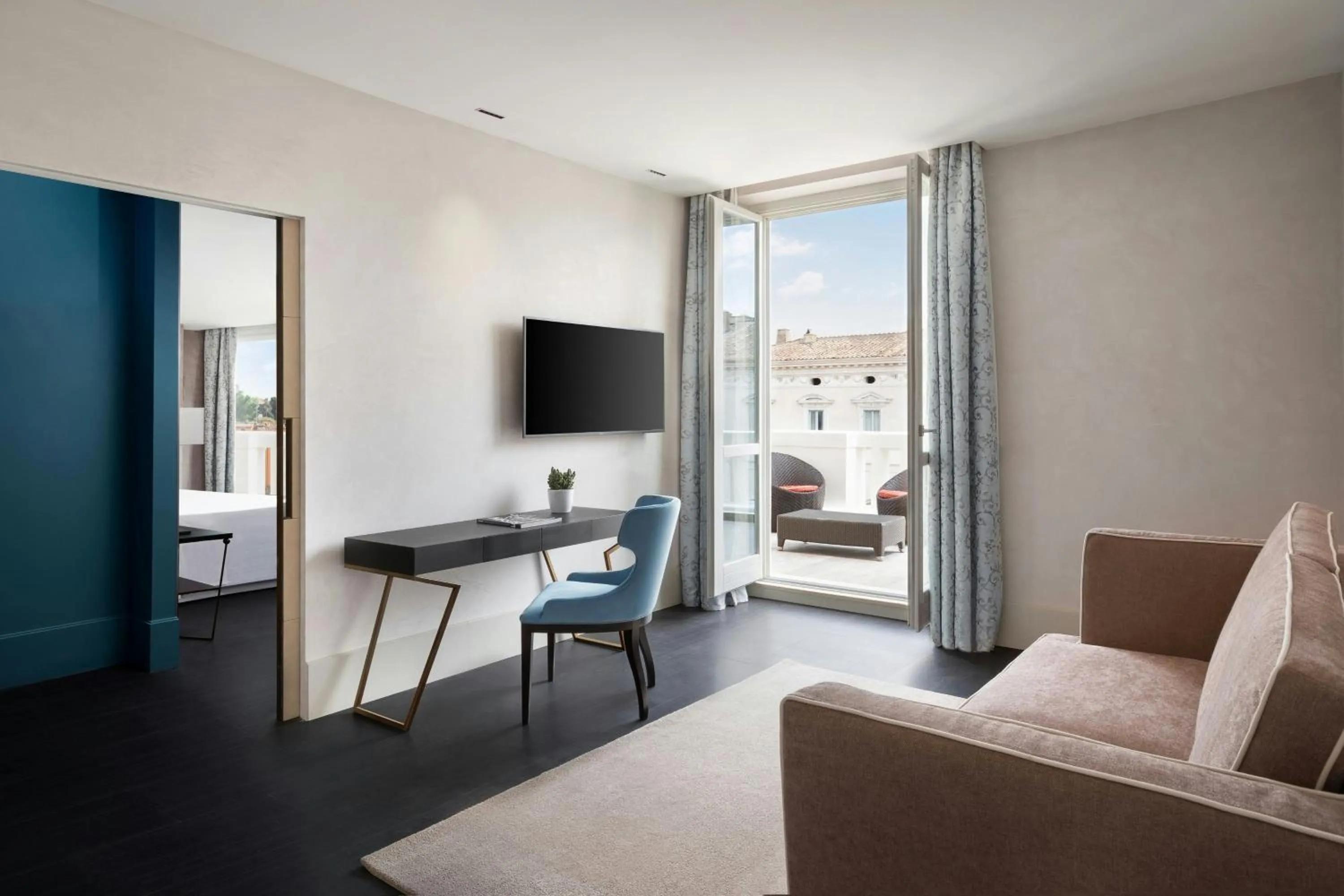 Photo of the whole room in Sina Bernini Bristol, Autograph Collection