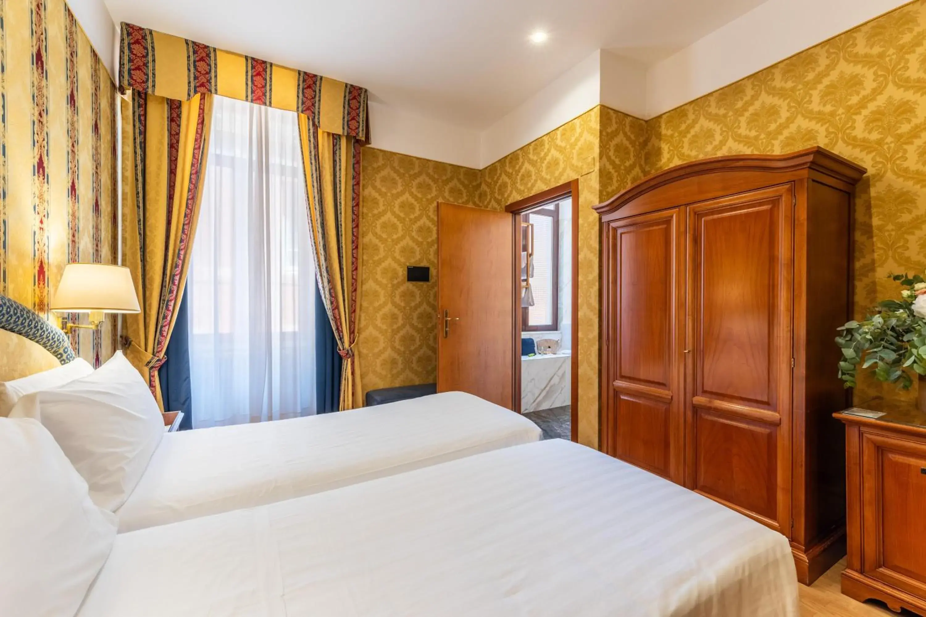 Standard Twin Room in Hotel Raffaello - Sure Hotel Collection by Best Western Standard Twin Room in Hotel Raffaello - Sure Hotel Collection by Best Western