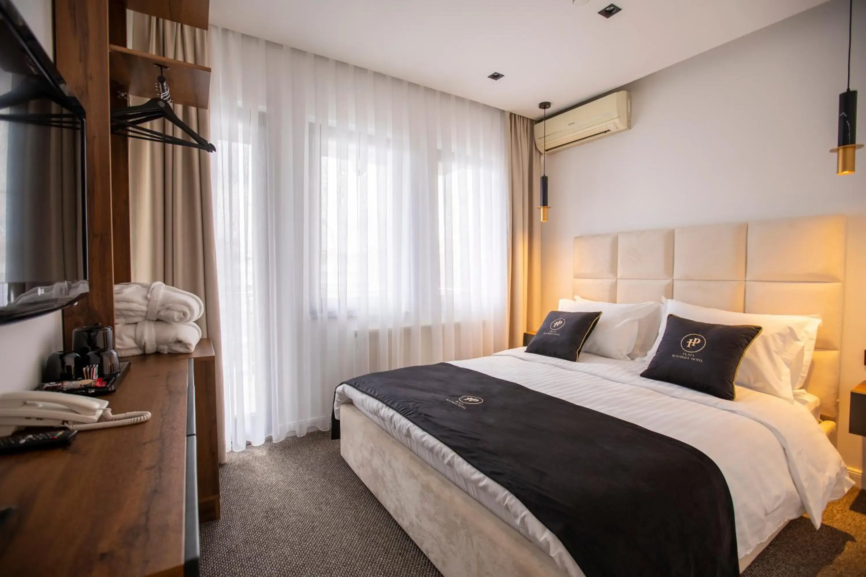 Double Room with Balcony - single occupancy in Plaza Boutique Hotel Double Room with Balcony - single occupancy in Plaza Boutique Hotel