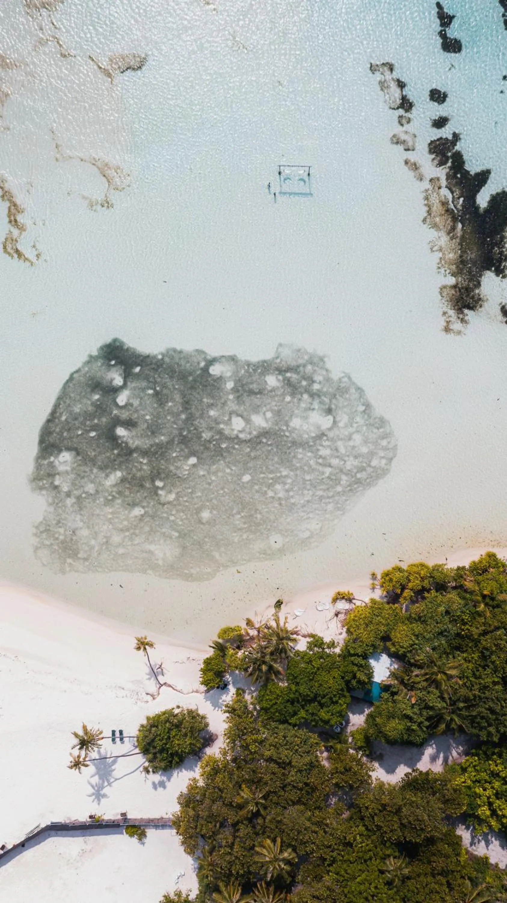 Beach in Atoll Residence Dhangethi
