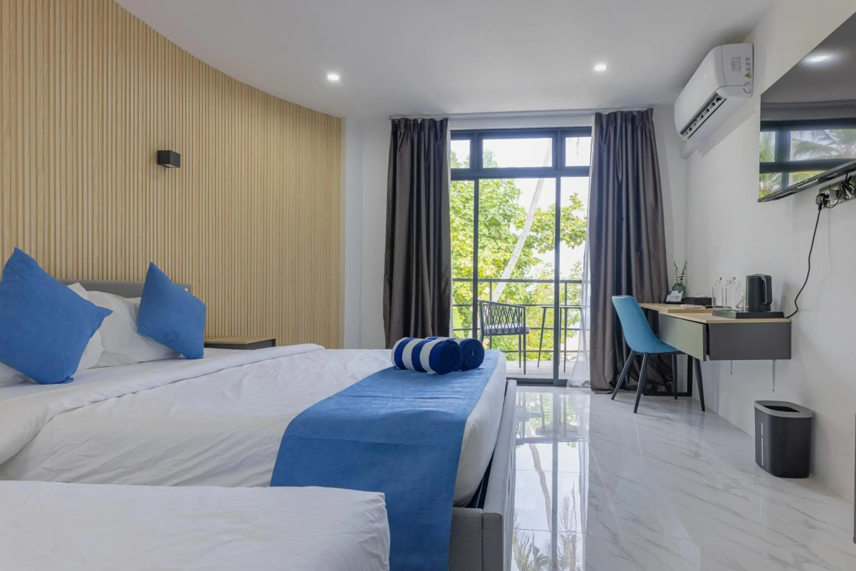 Triple Room with Sea View in Atoll Residence Dhangethi Triple Room with Sea View in Atoll Residence Dhangethi