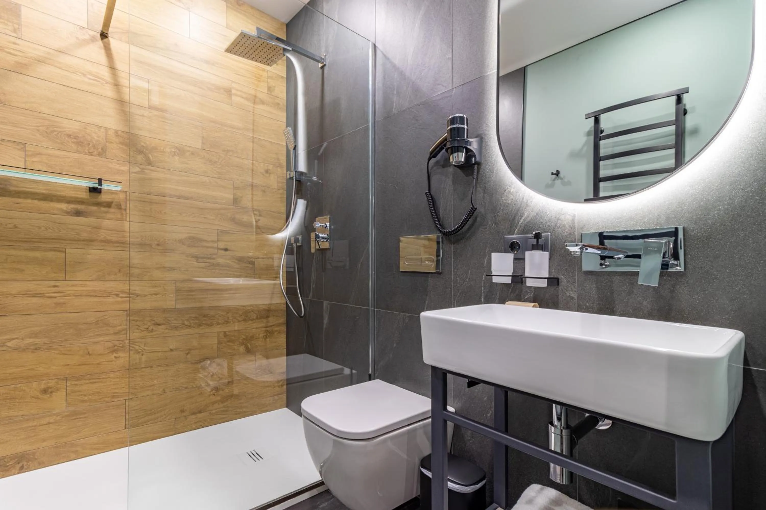 Shower in Shelter Apart Hotel