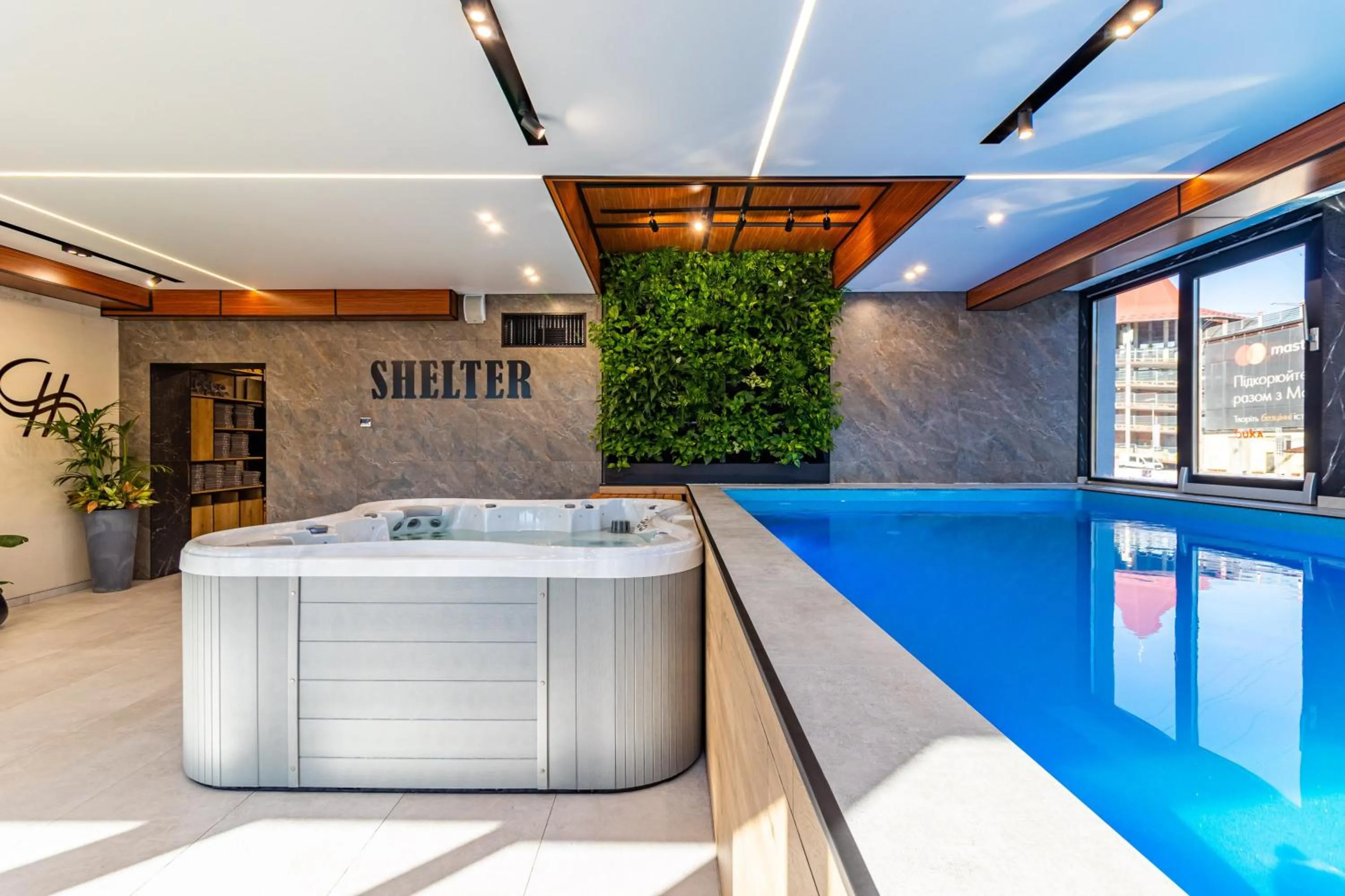 Hot Tub in Shelter Apart Hotel