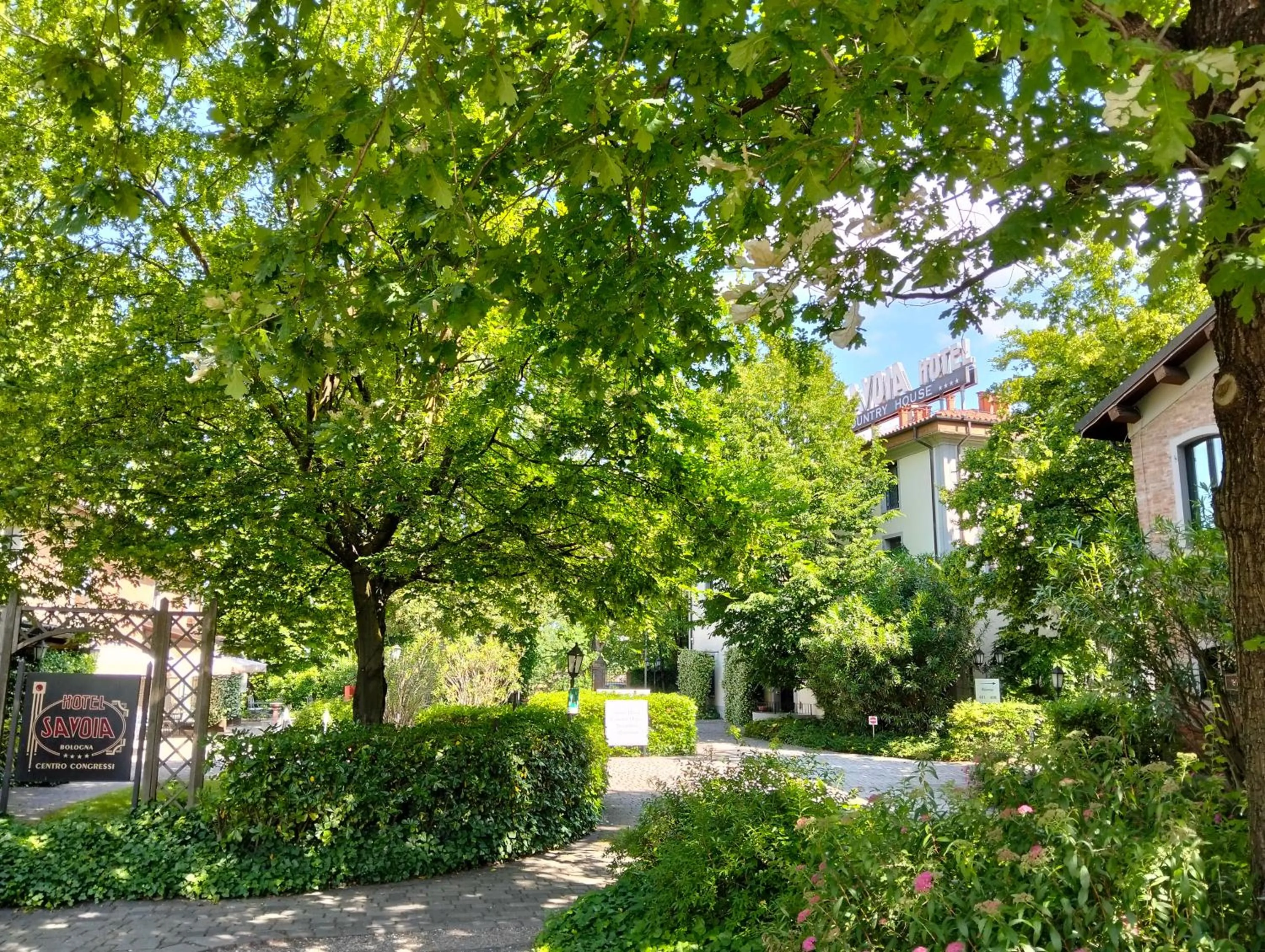 Property building in Savoia Hotel Country House Bologna