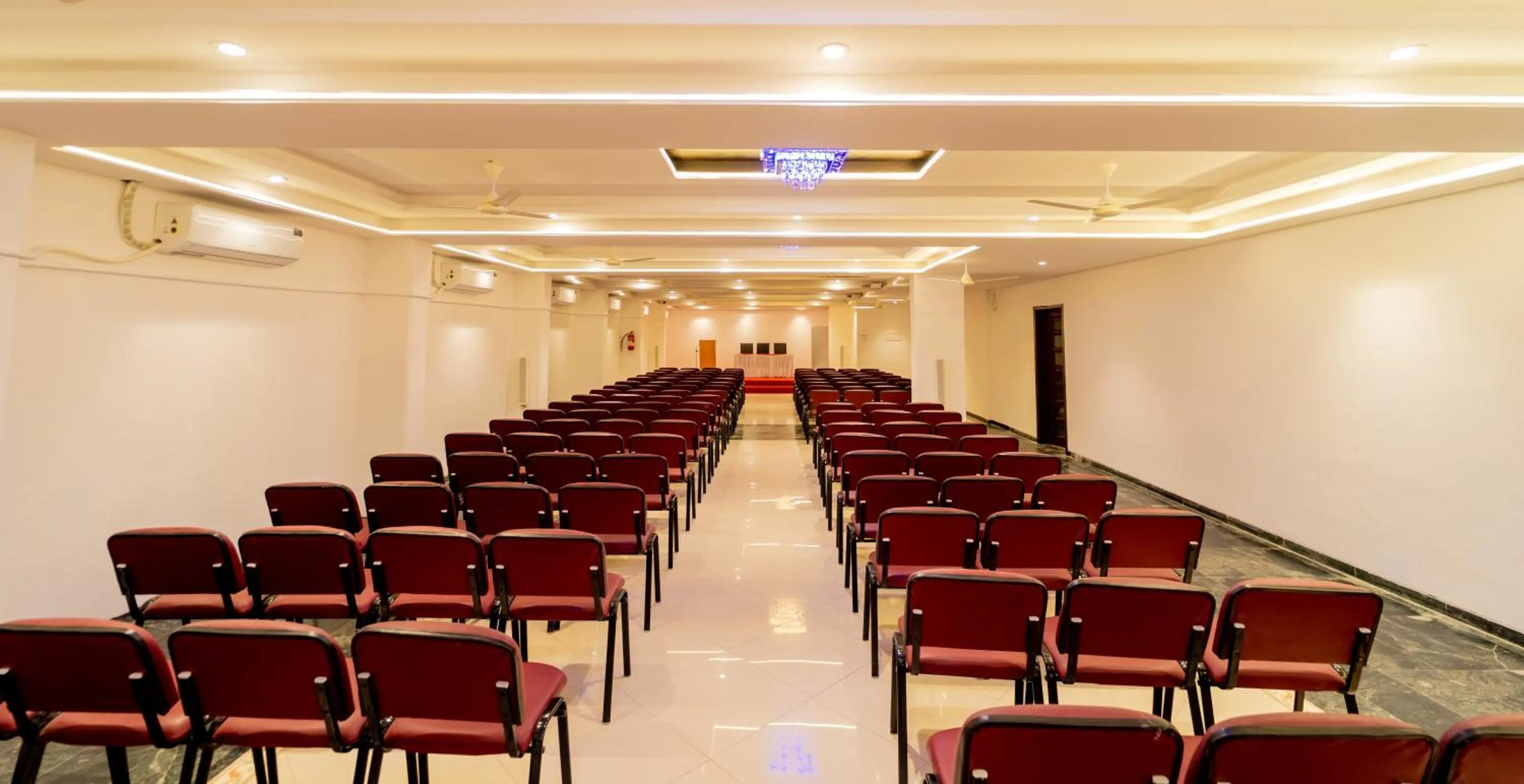 Business facilities in Hotel Kewal