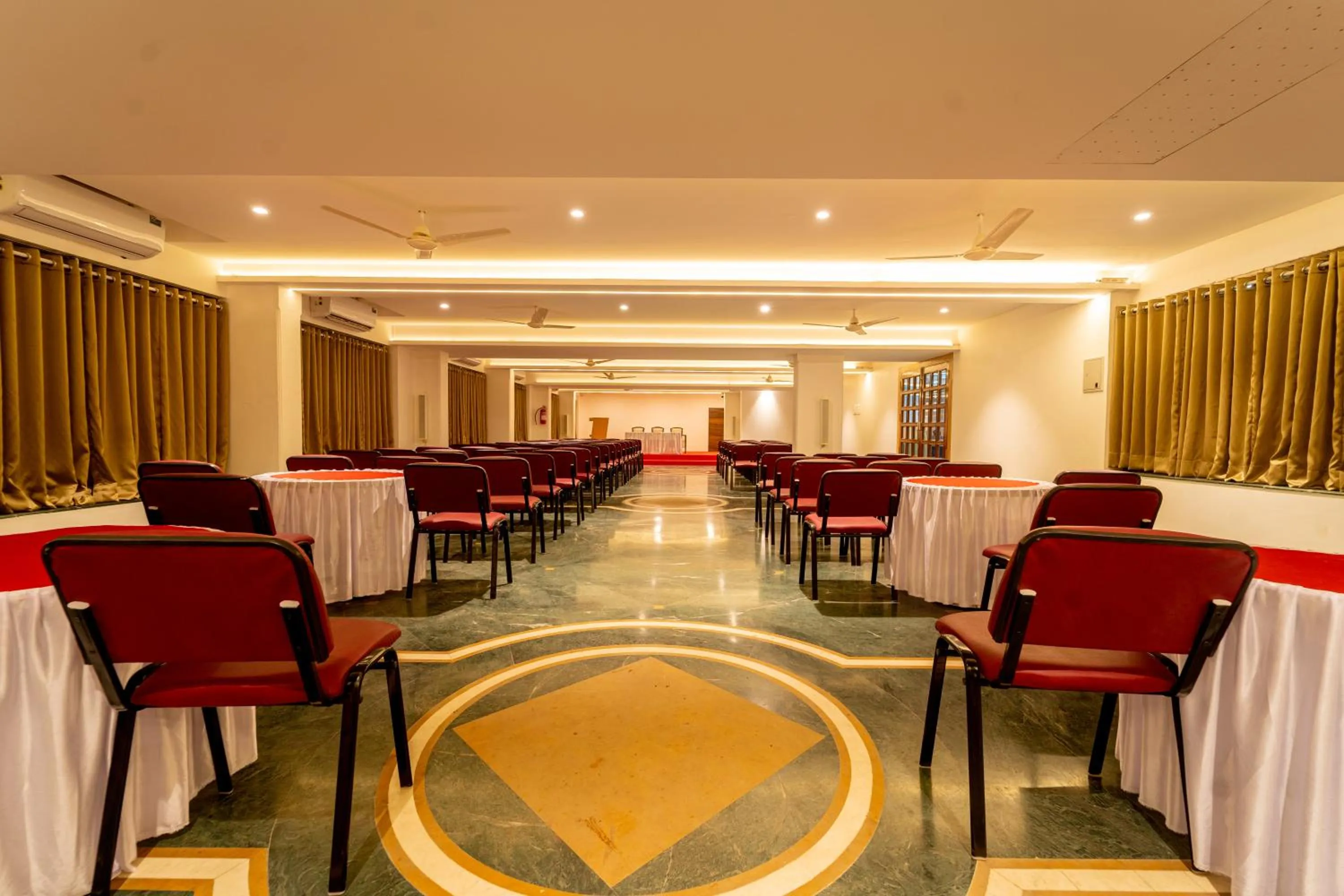 Banquet/Function facilities in Hotel Kewal