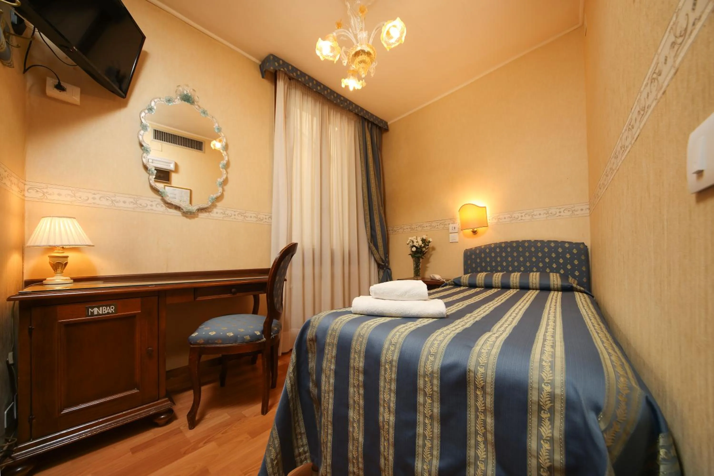 Bedroom, Bed in Hotel Da Bruno