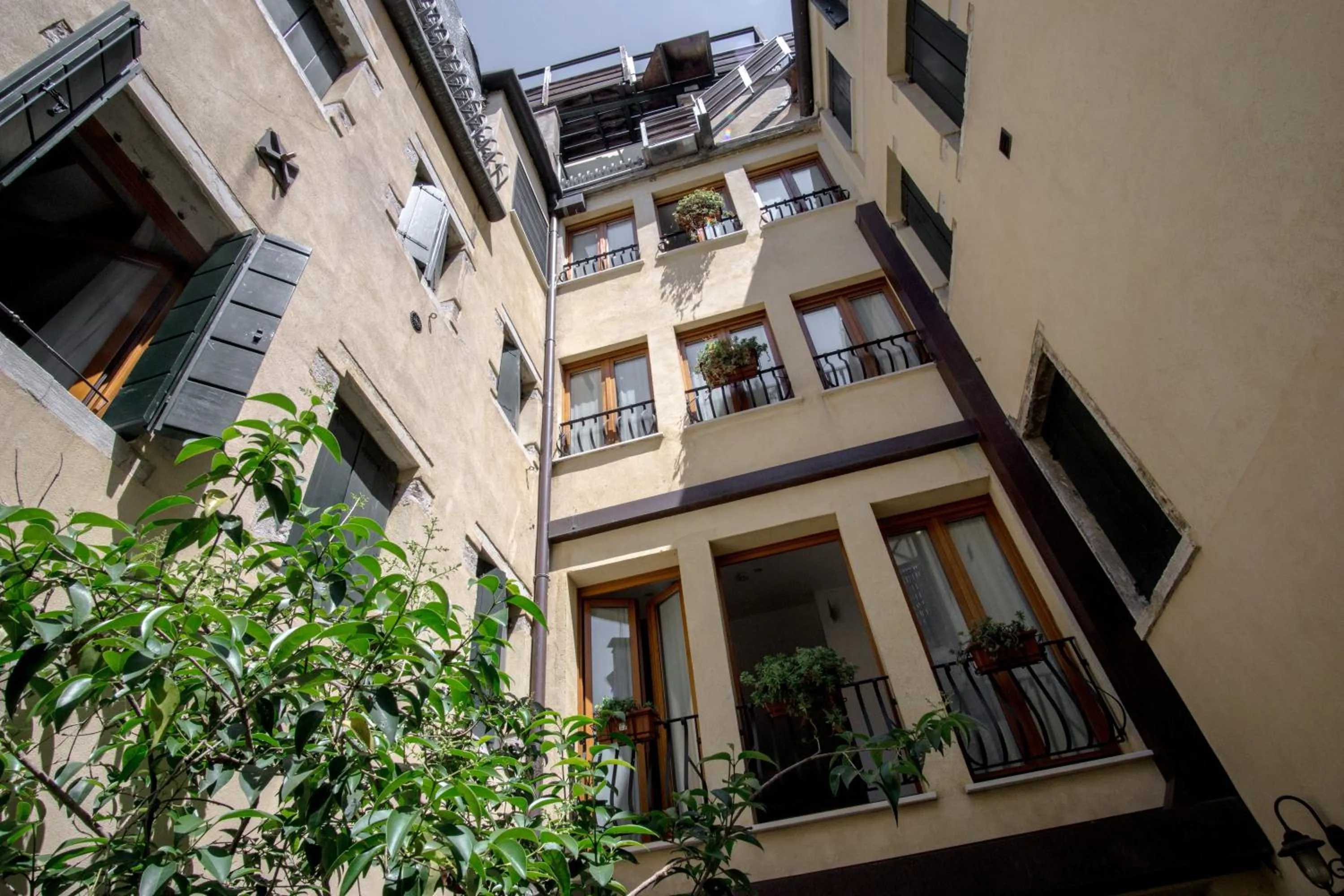 Property building in Hotel Antigo Trovatore