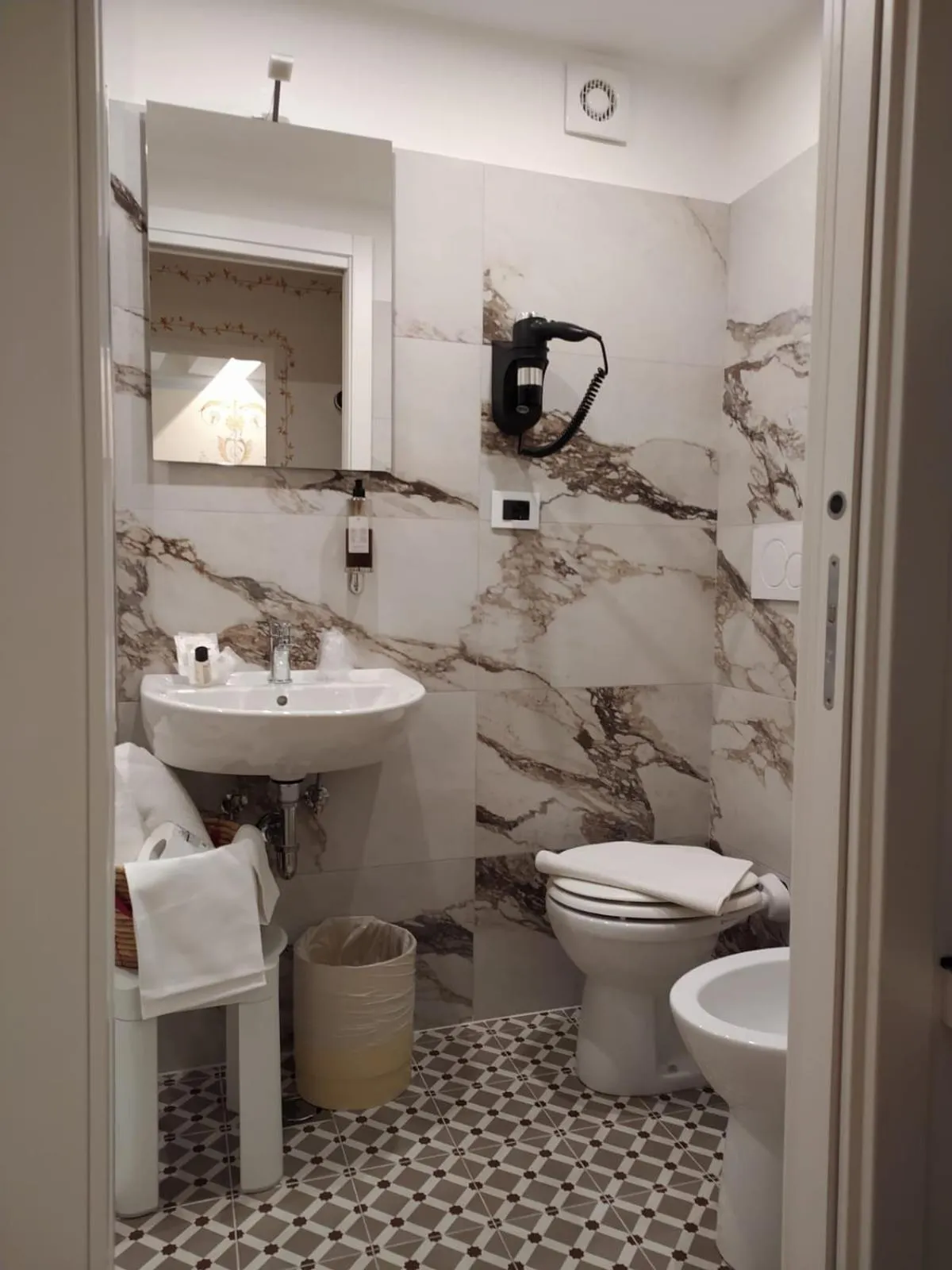 Bathroom in Hotel Antigo Trovatore