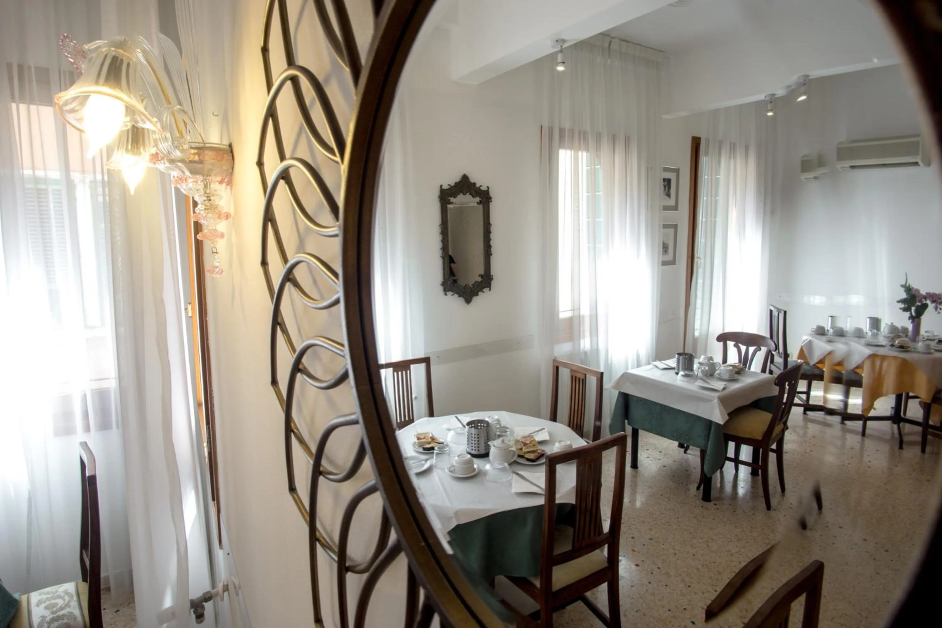 Breakfast in Hotel Antigo Trovatore