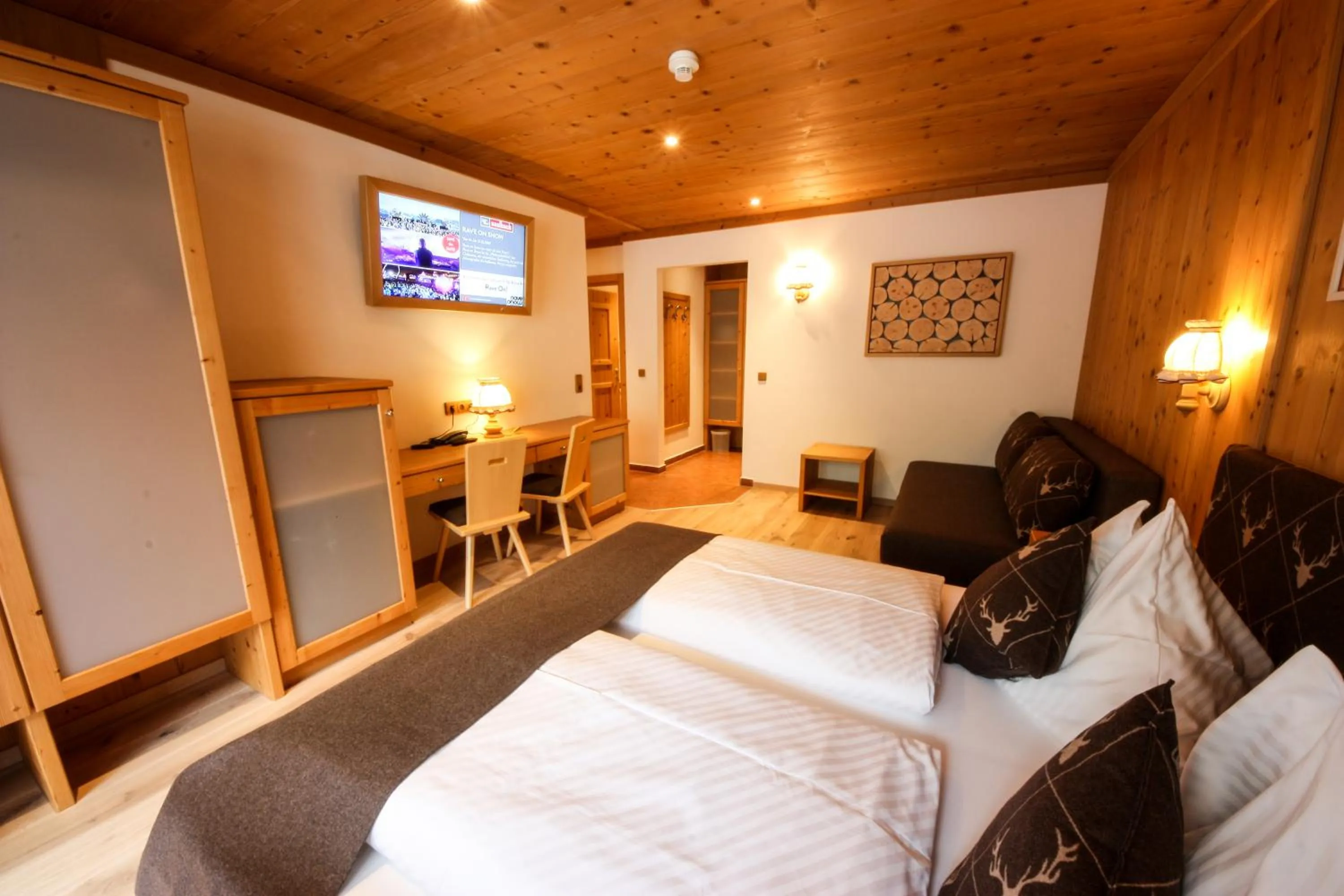 Bed in TALHEIMER Grias di & Hoamat since 1958 inklusive Therme TAUERN SPA & Jokercard