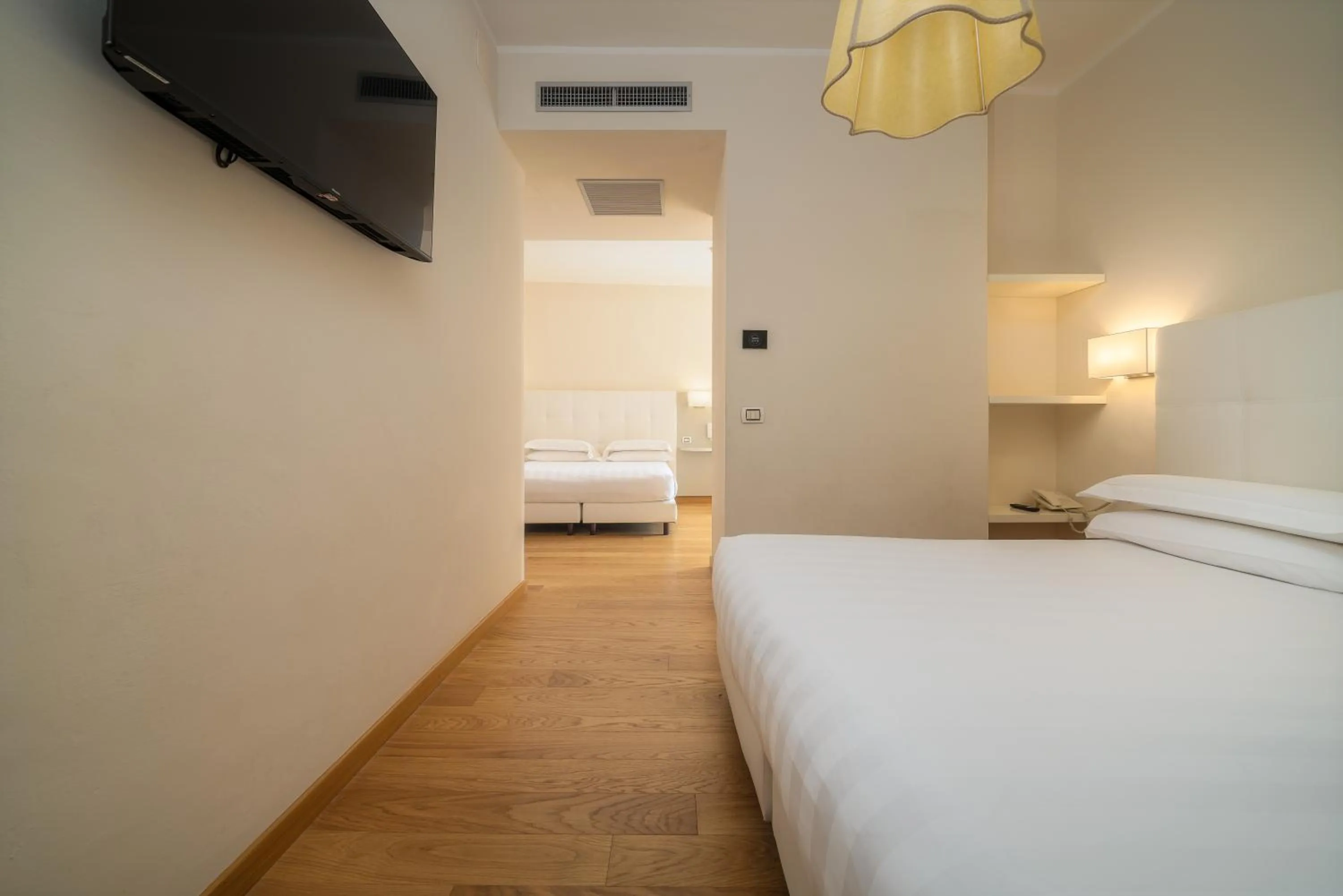 Bed in Hotel Croce Di Malta