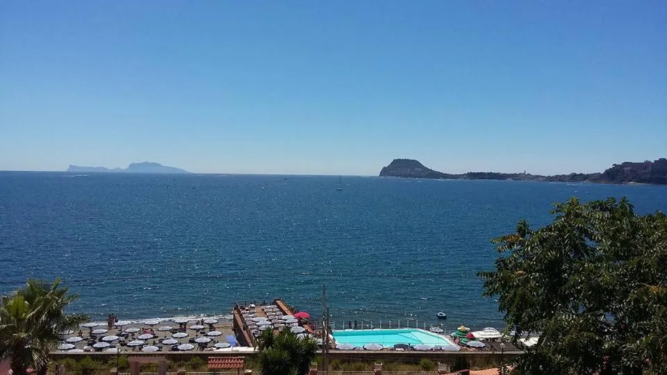 Restaurant/places to eat in Hotel La Tripergola