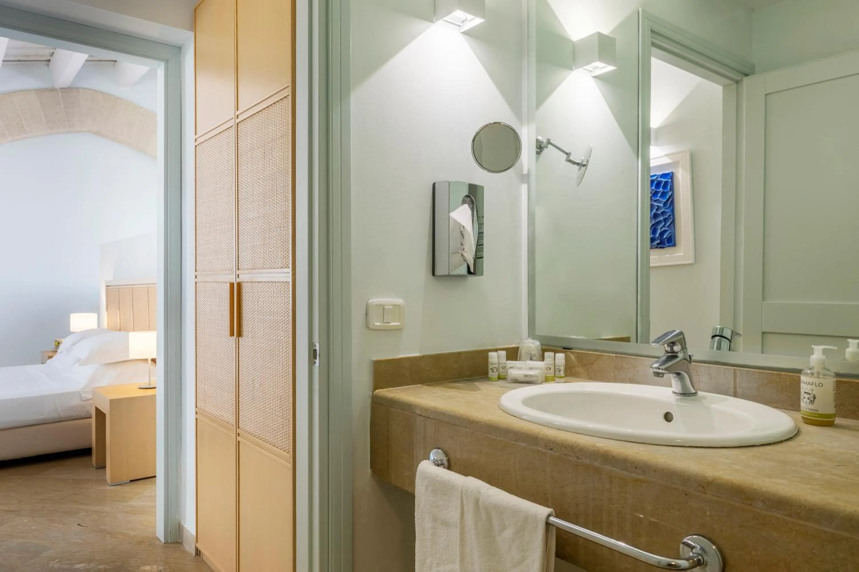 Bathroom, Bed in Resort I Mulini