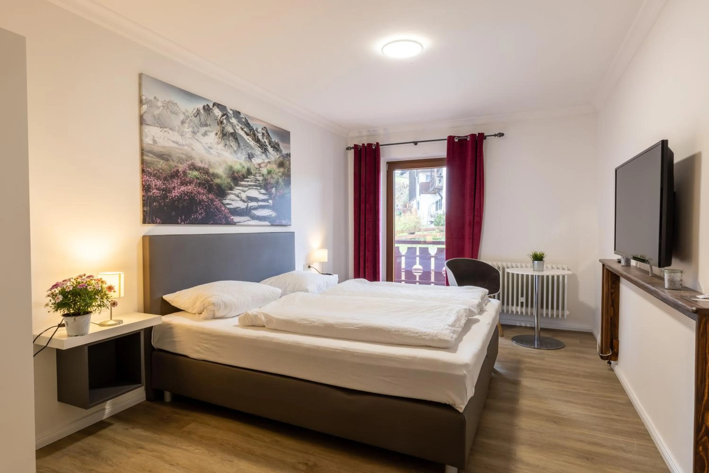 Photo of the whole room, Bed in Gasthof zur Post Saulgrub