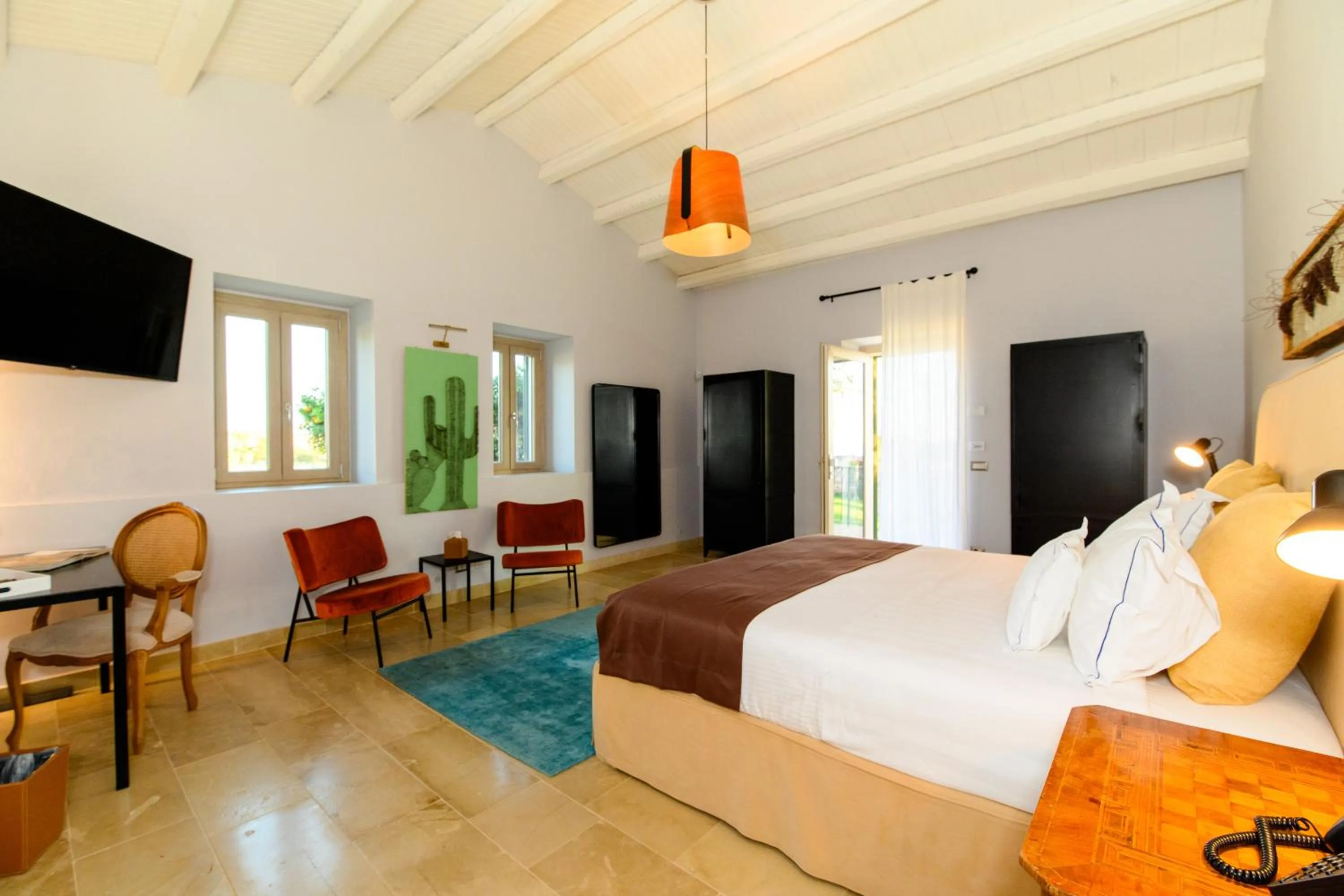 Communal lounge/ TV room, Bed in Poggio Leano Boutique Hotel