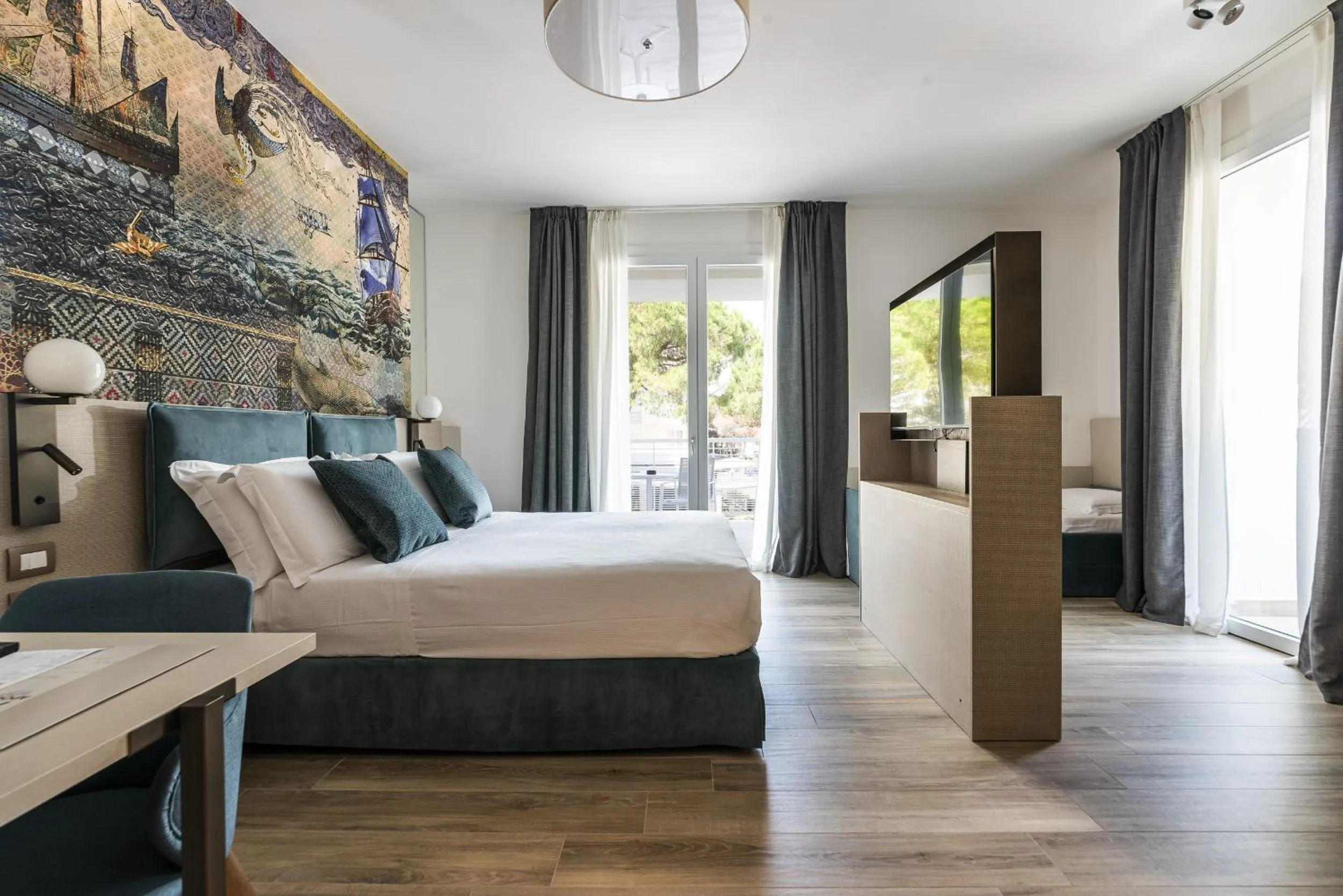 Property building, Bed in Life Hotel 4 Superior