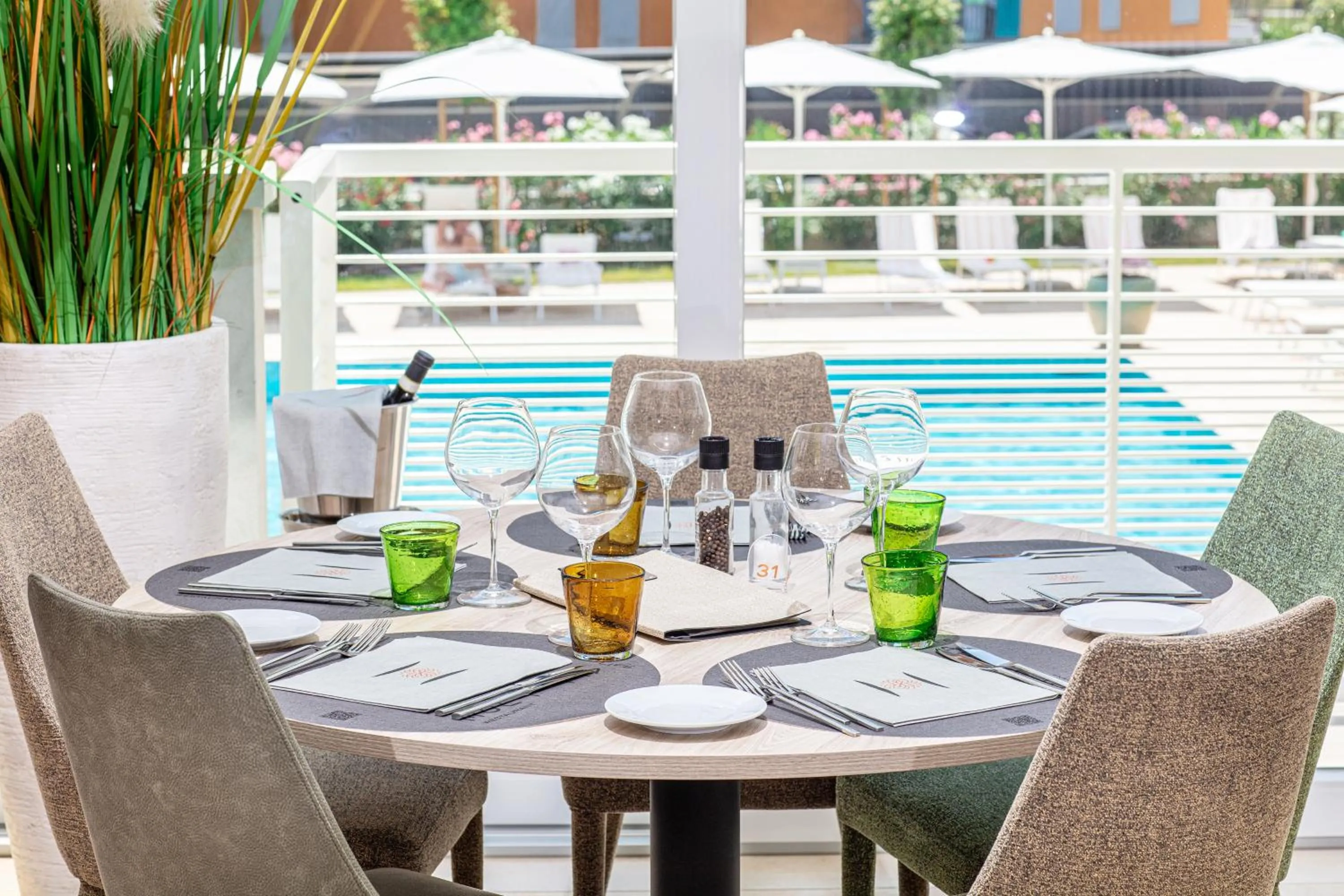 Property building in Life Hotel 4 Superior