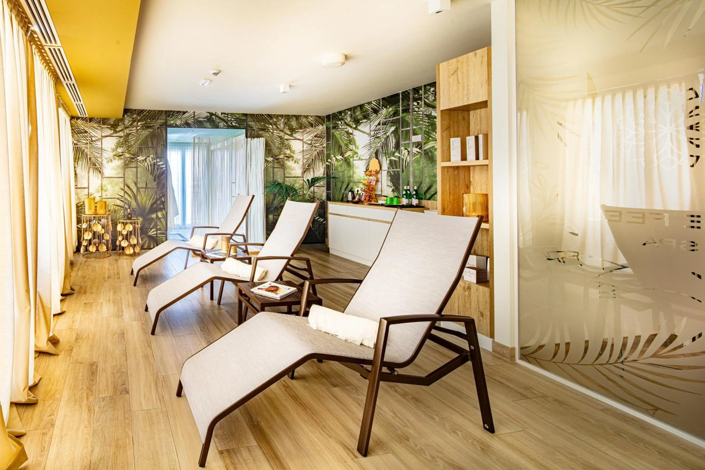 Property building in Life Hotel 4 Superior