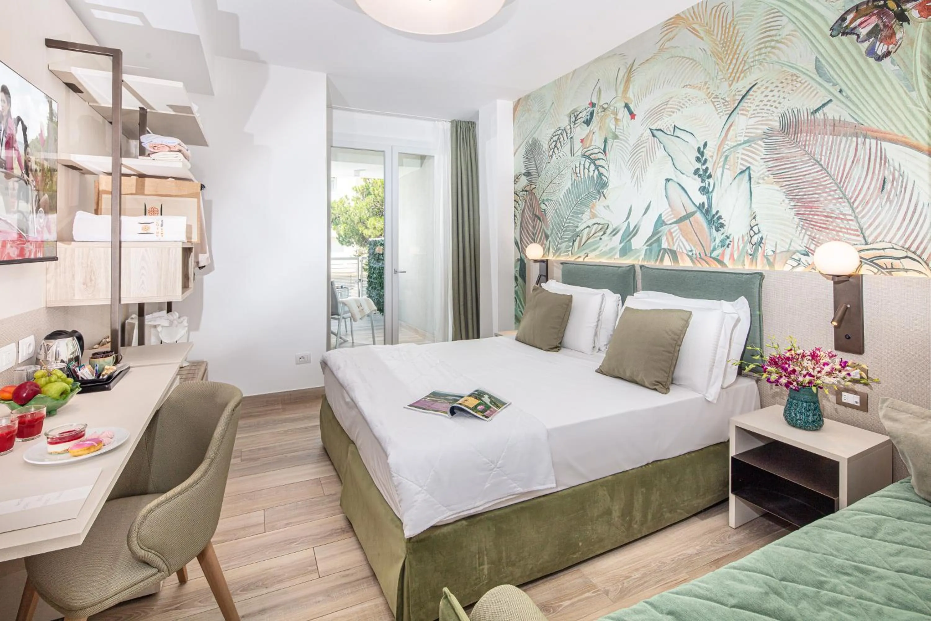 Property building, Bed in Life Hotel 4 Superior