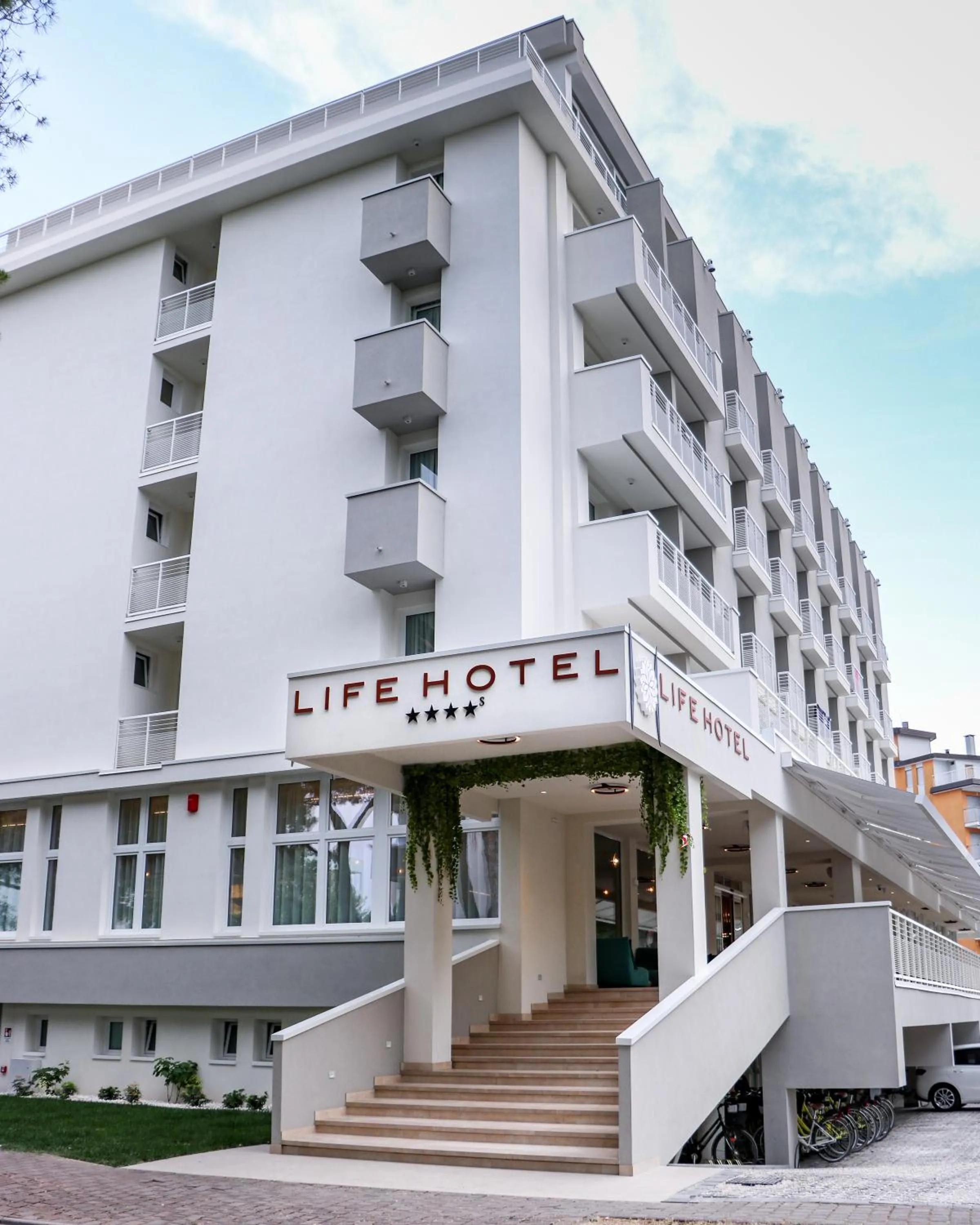 Property building in Life Hotel 4 Superior