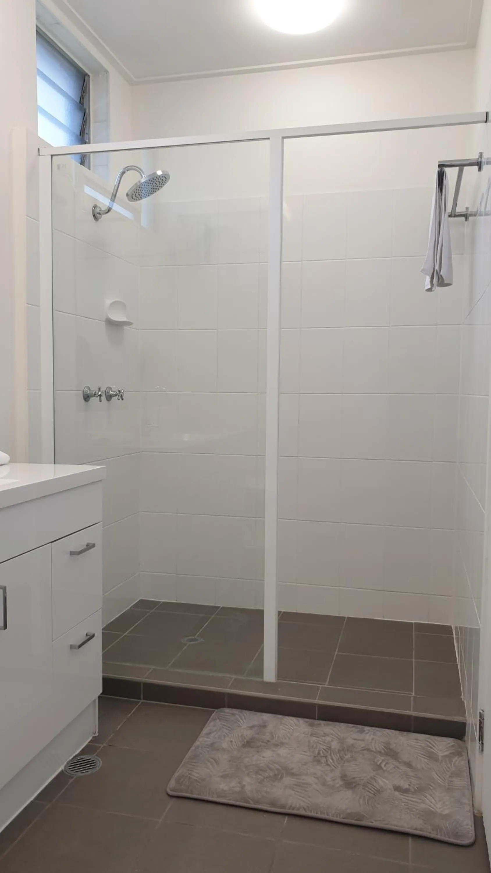 Shower in Townsville City Motel
