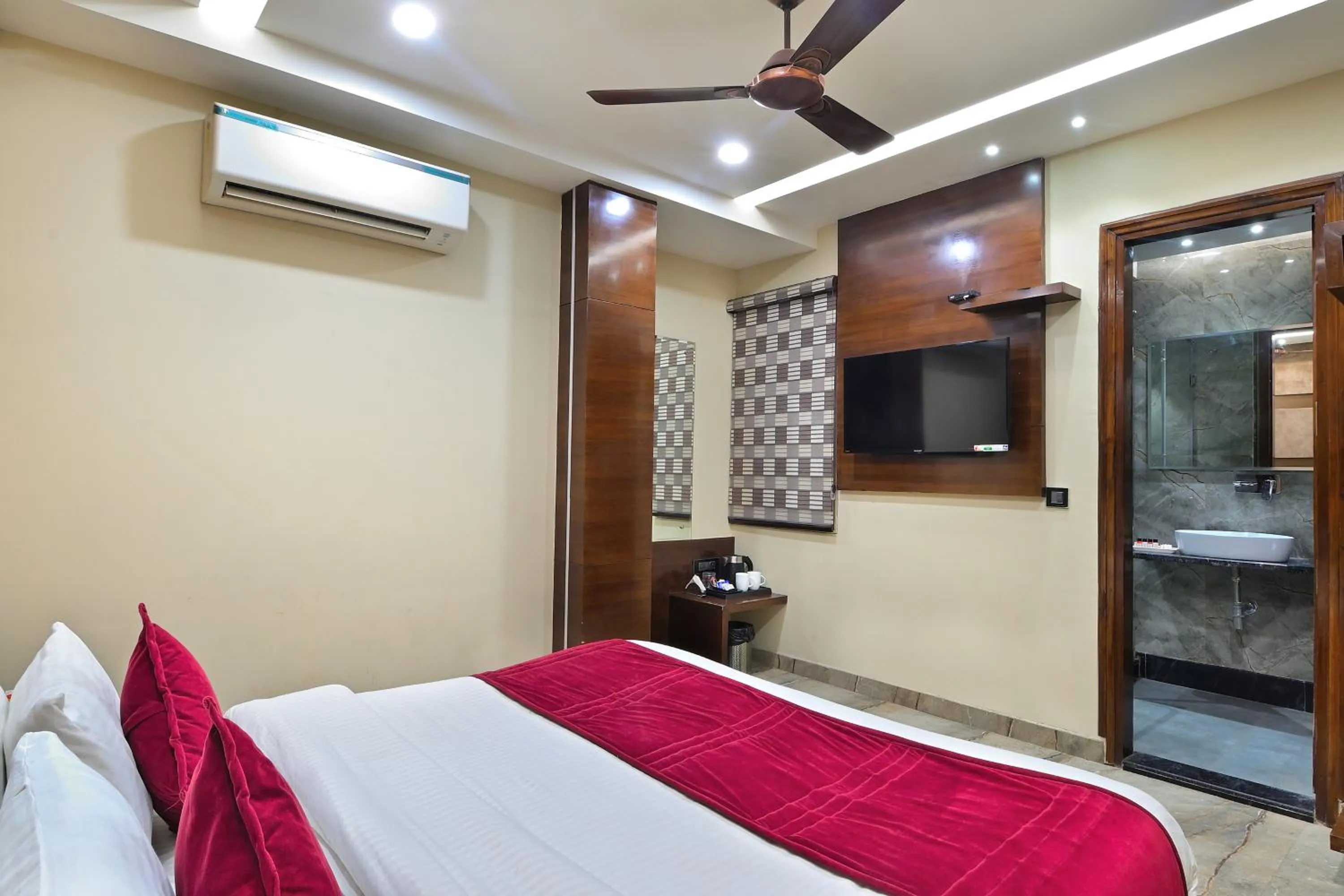 Bed in Hotel Vanson Delite - New Delhi Railway Station