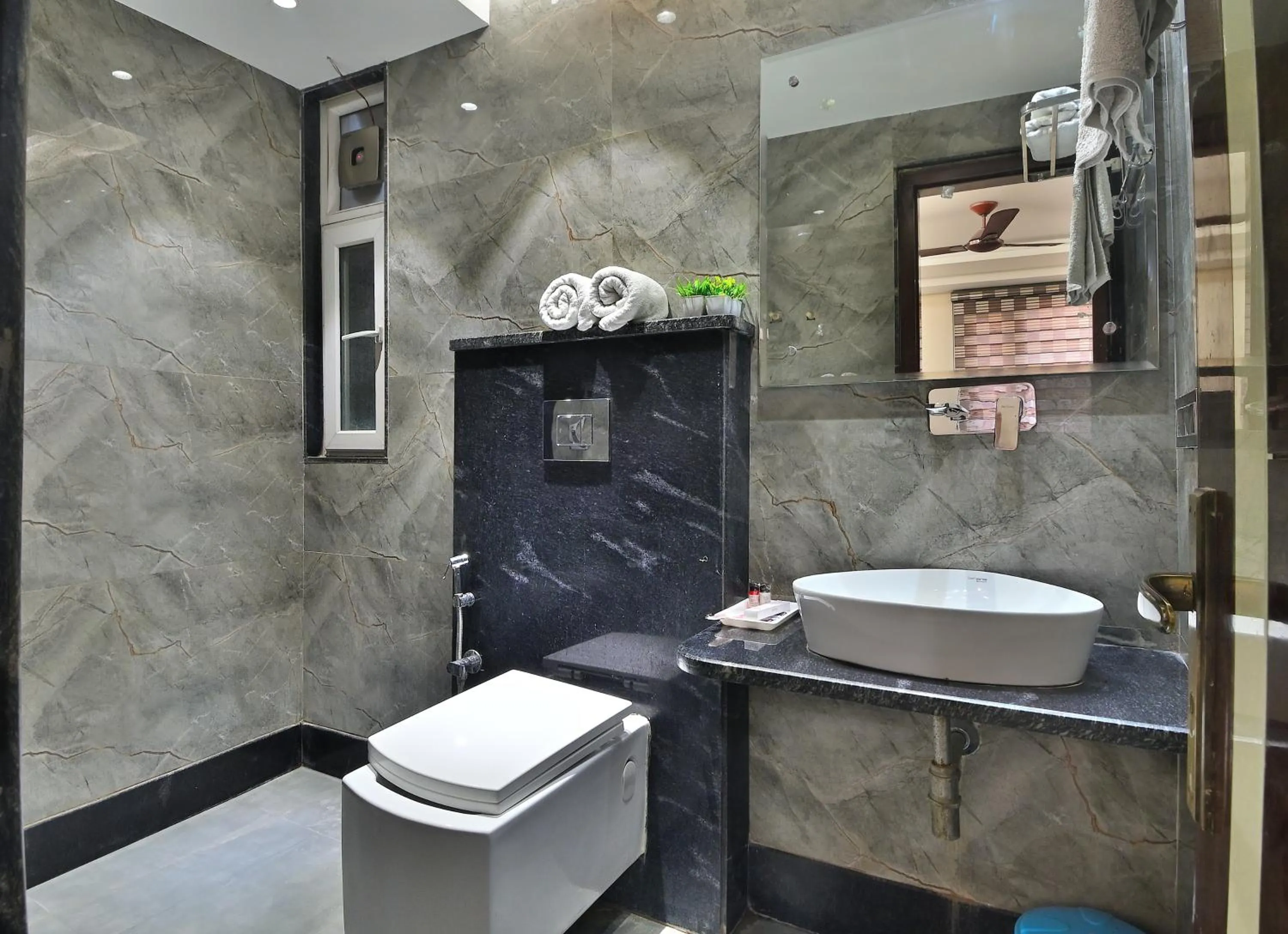 Shower in Hotel Vanson Delite - New Delhi Railway Station