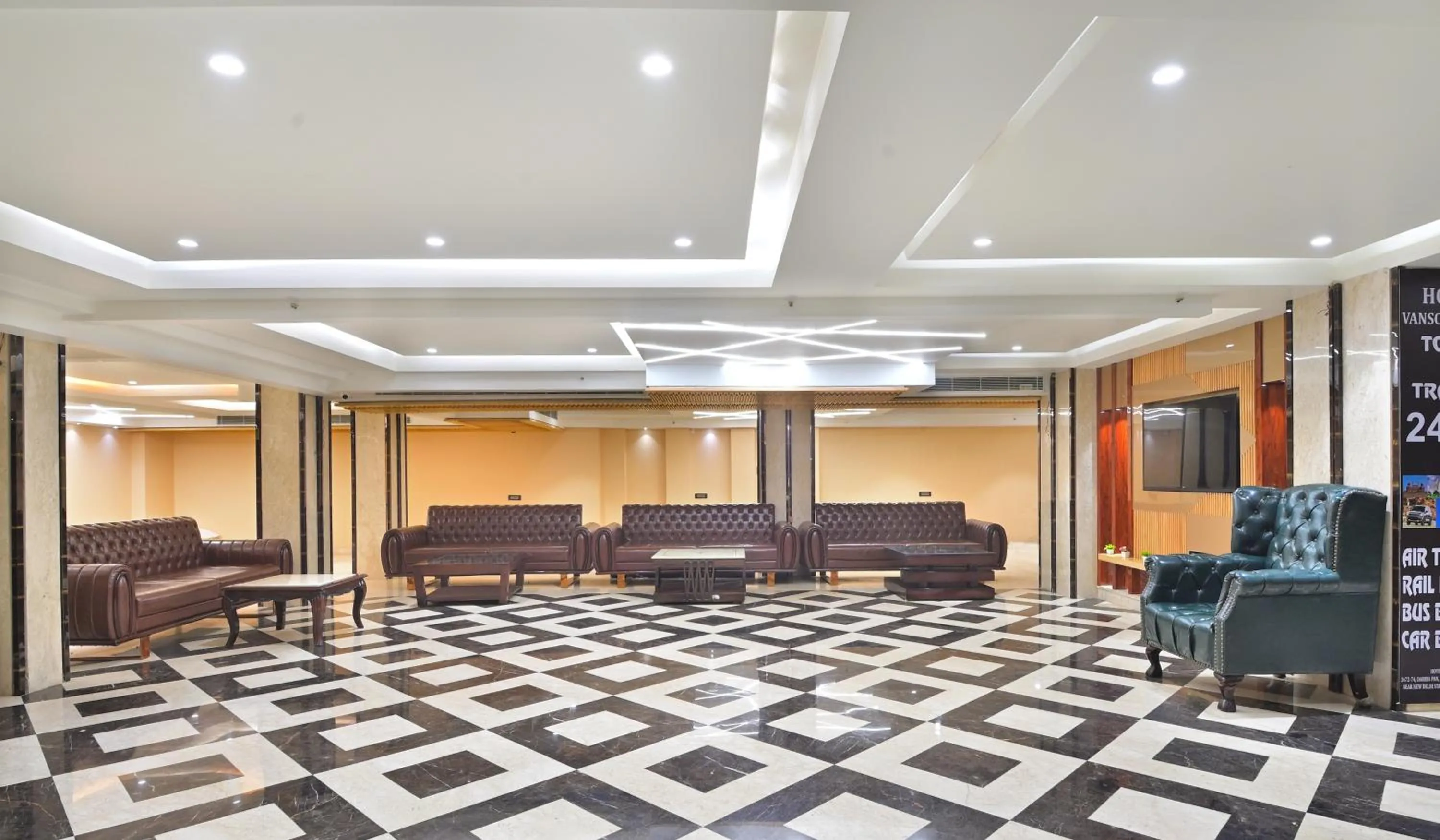 Communal lounge/ TV room in Hotel Vanson Delite - New Delhi Railway Station