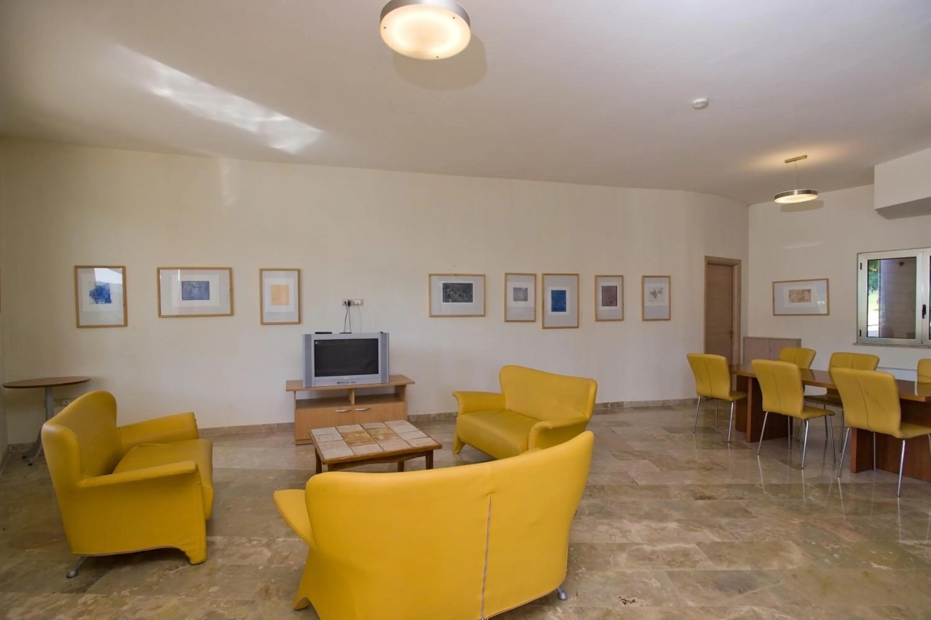 Communal lounge/ TV room in Terme Del Tufaro