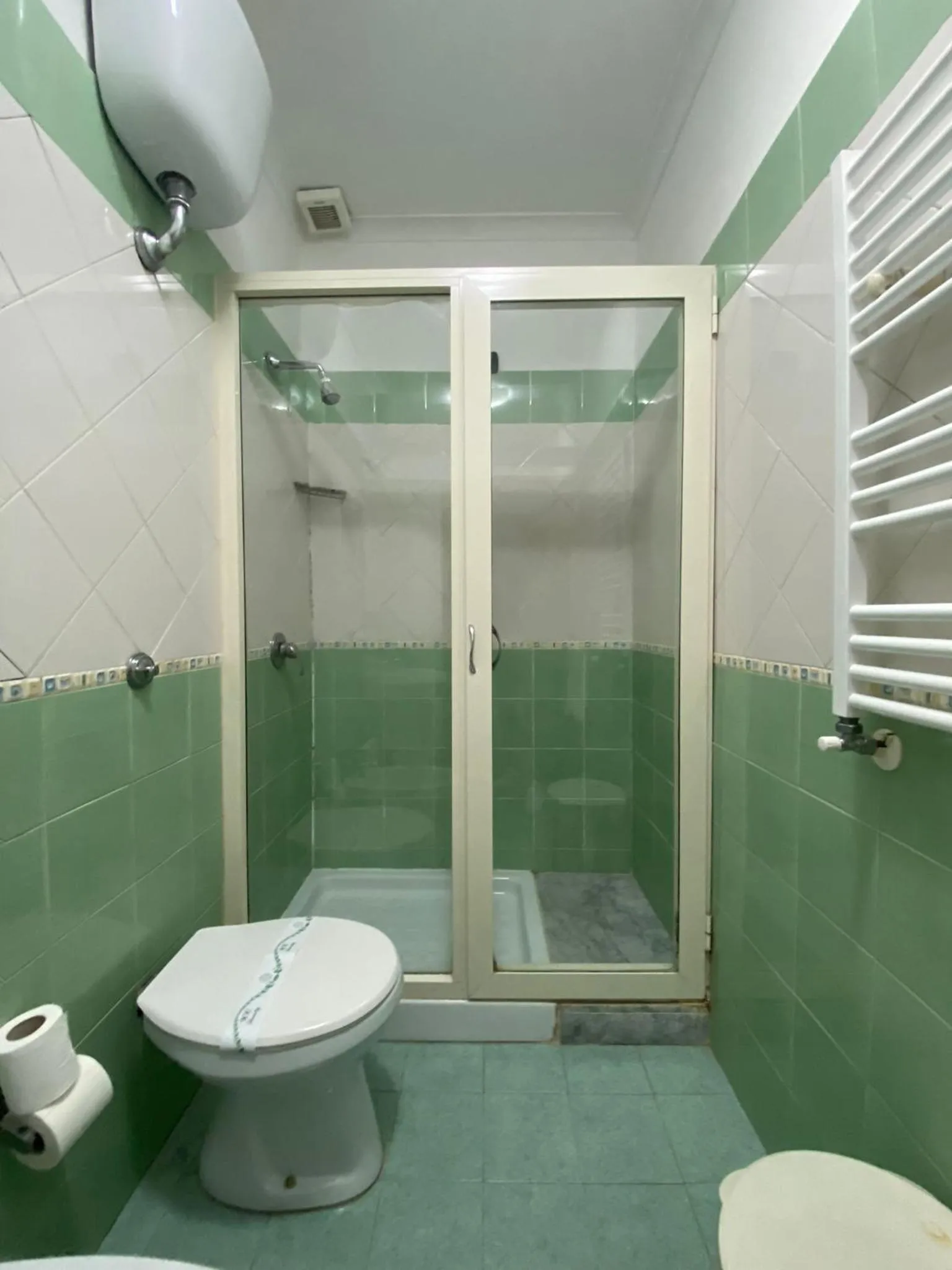 Bathroom in Hotel Eliseo Napoli