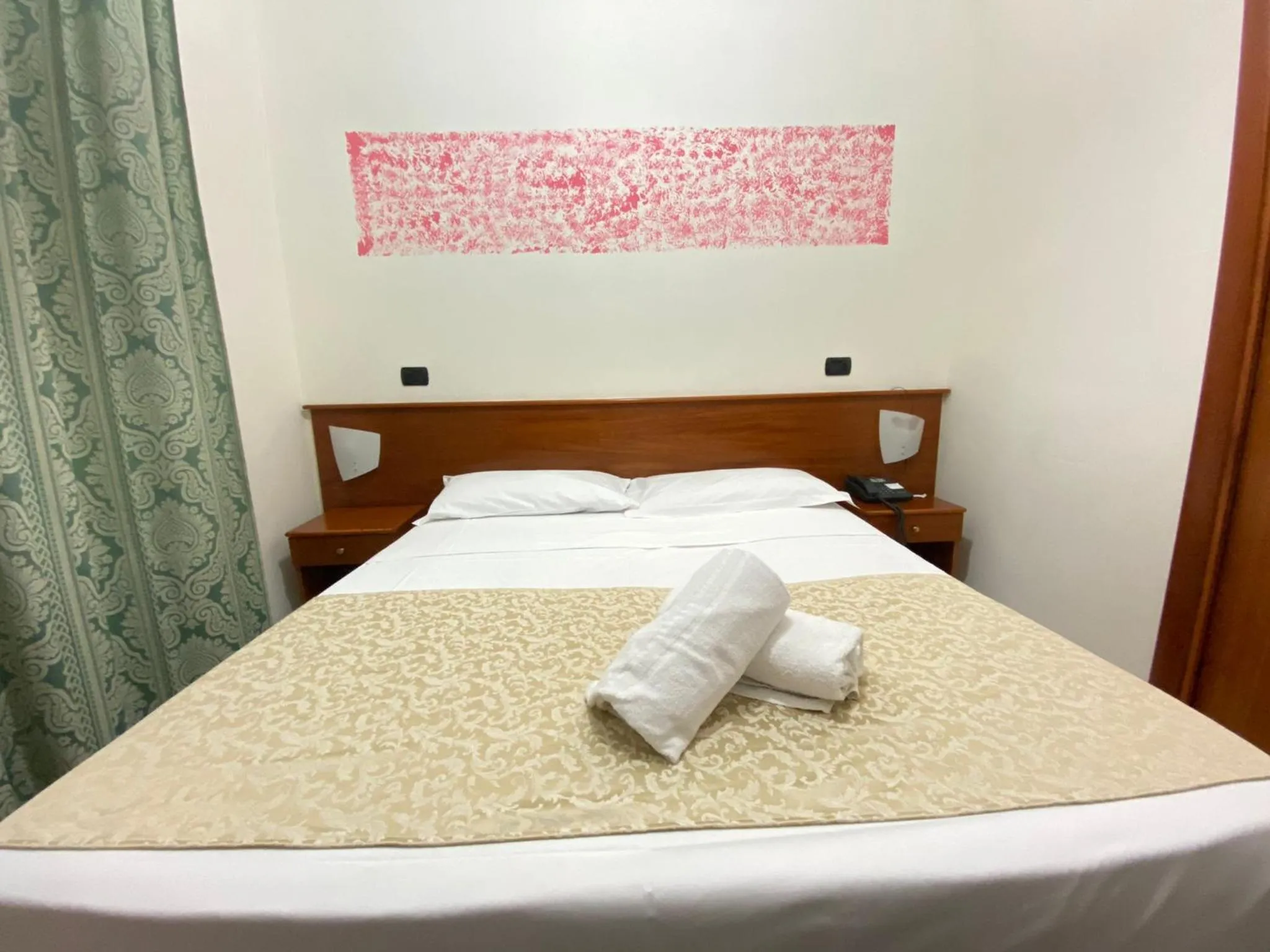 Bed in Hotel Eliseo Napoli