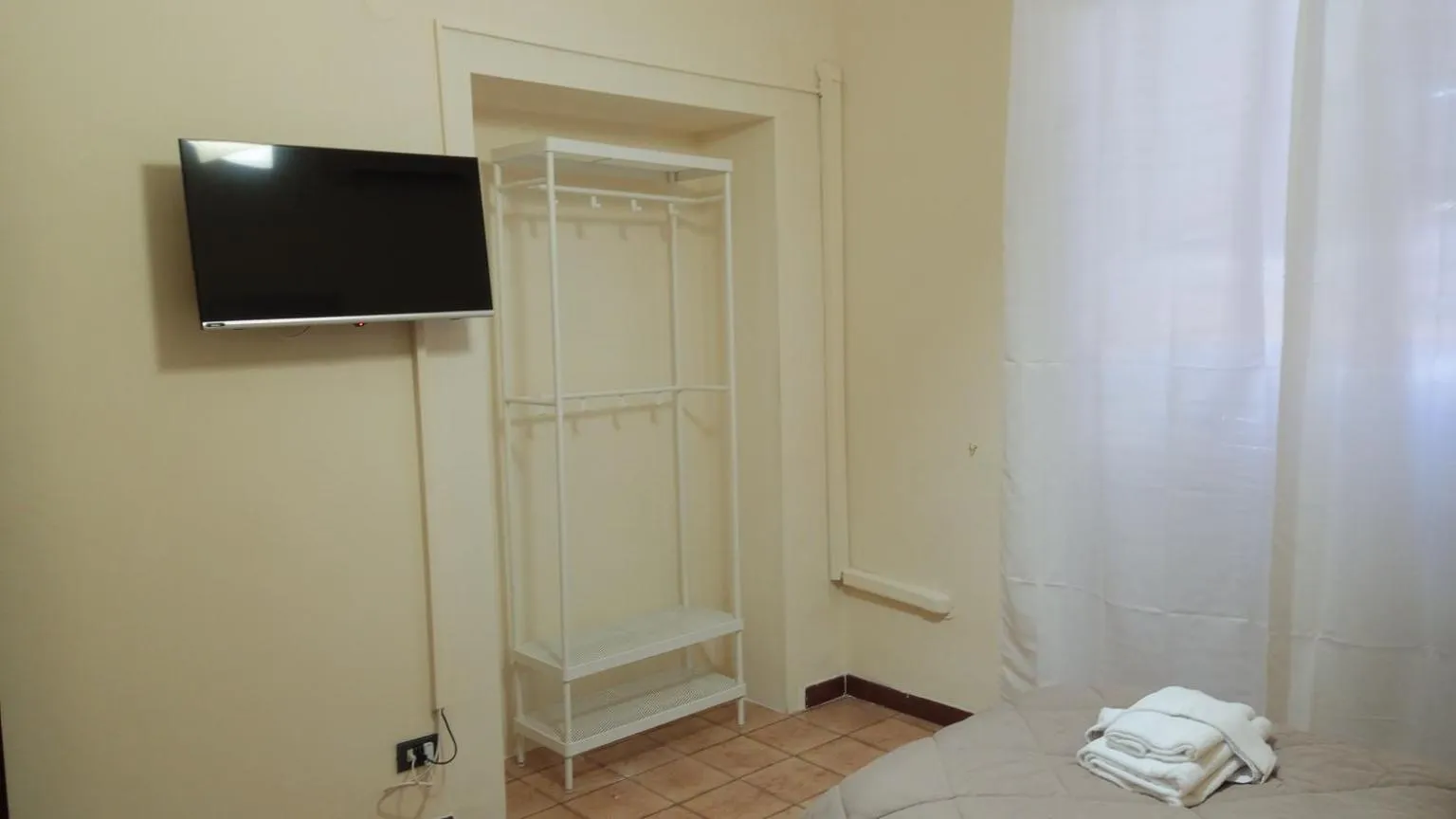 Photo of the whole room in Hotel Eliseo Napoli